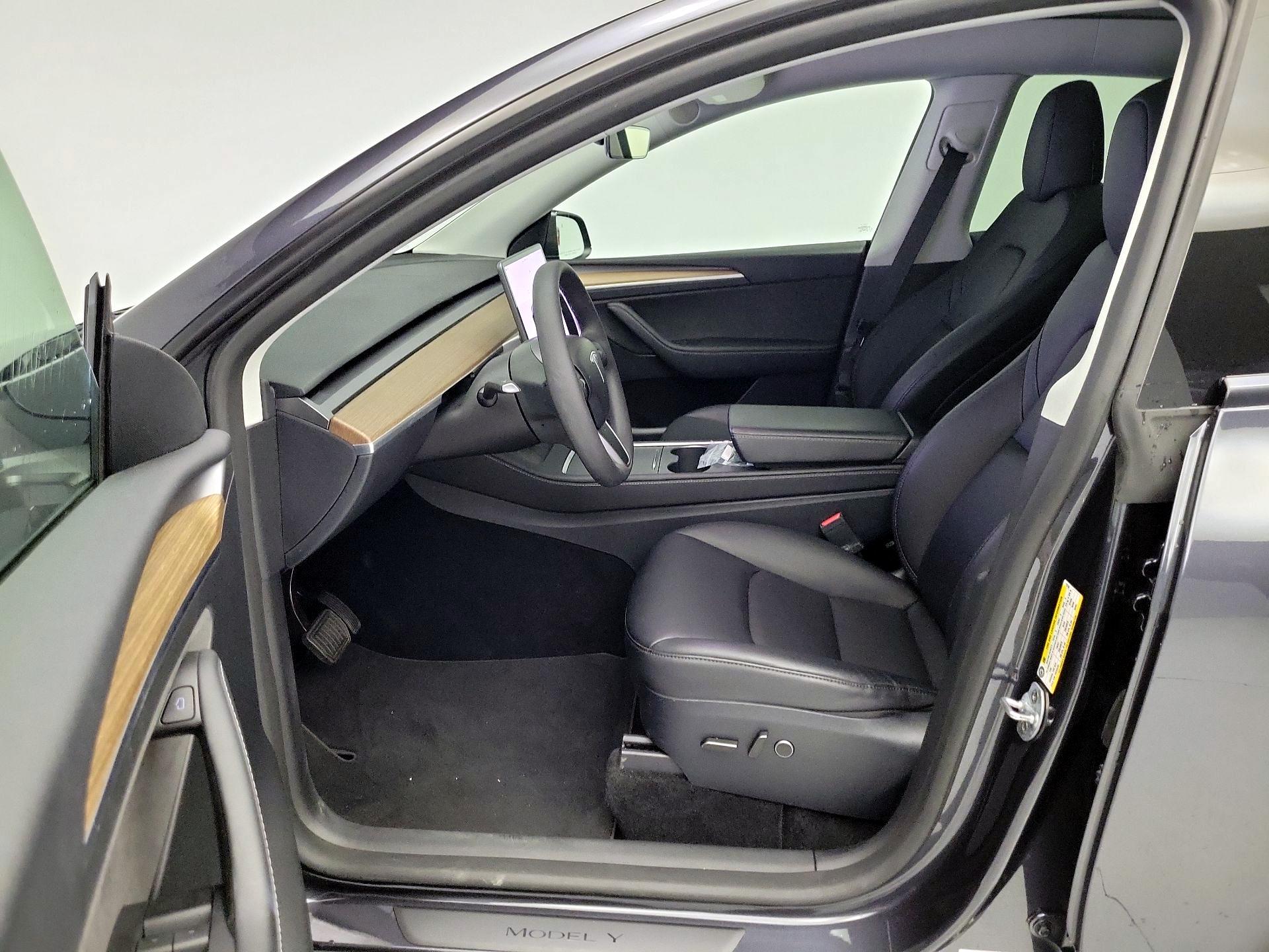 Thumbnail: 2024 Tesla Model Y - 11