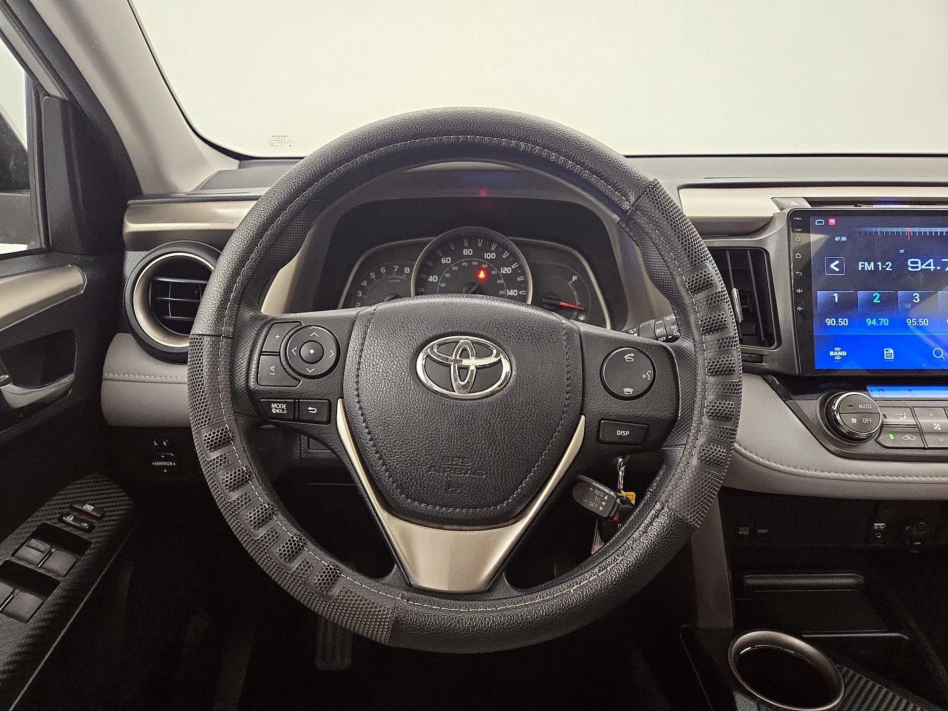 Thumbnail: 2014 Toyota RAV4 - 10
