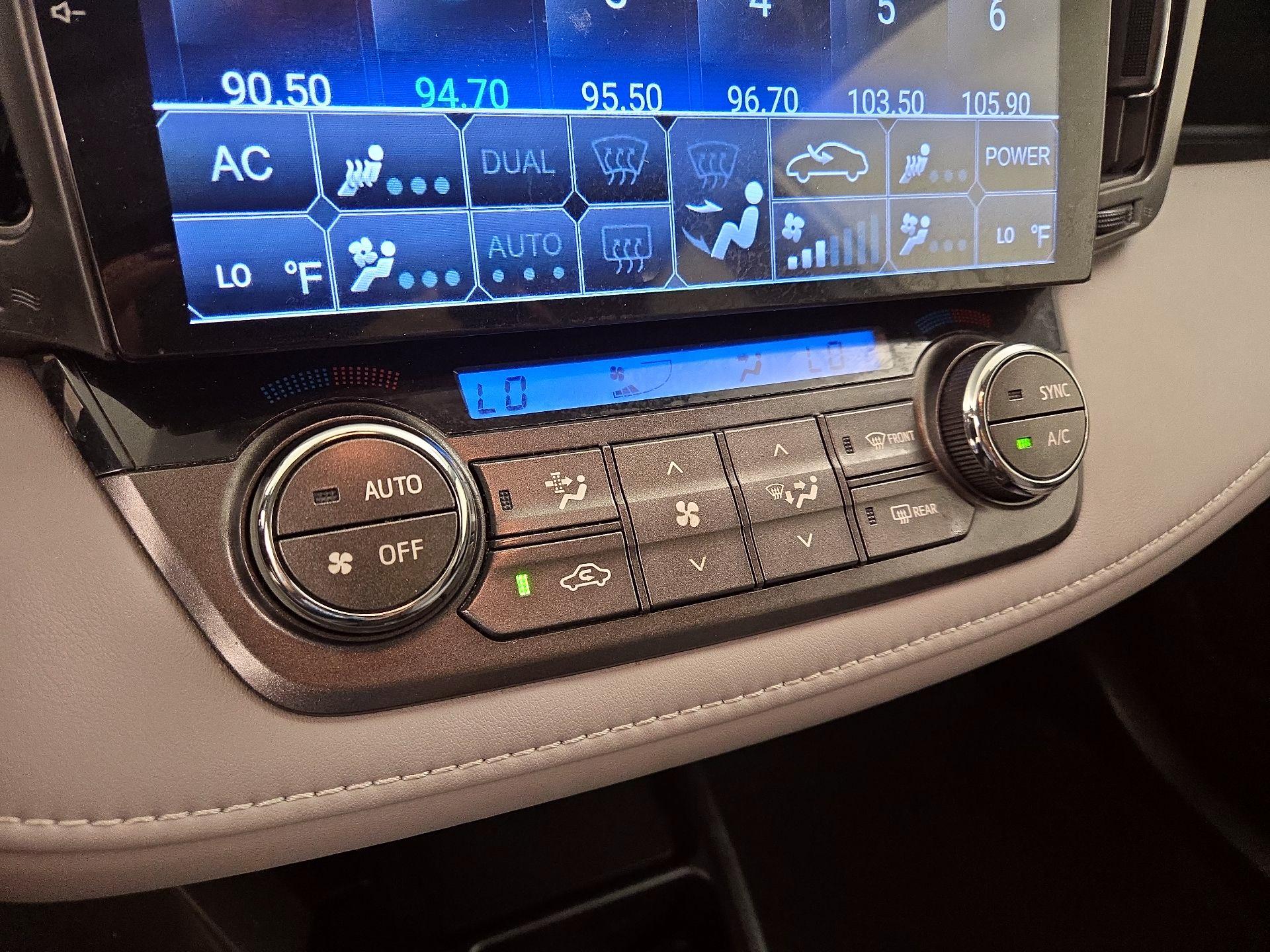 Thumbnail: 2014 Toyota RAV4 - 16