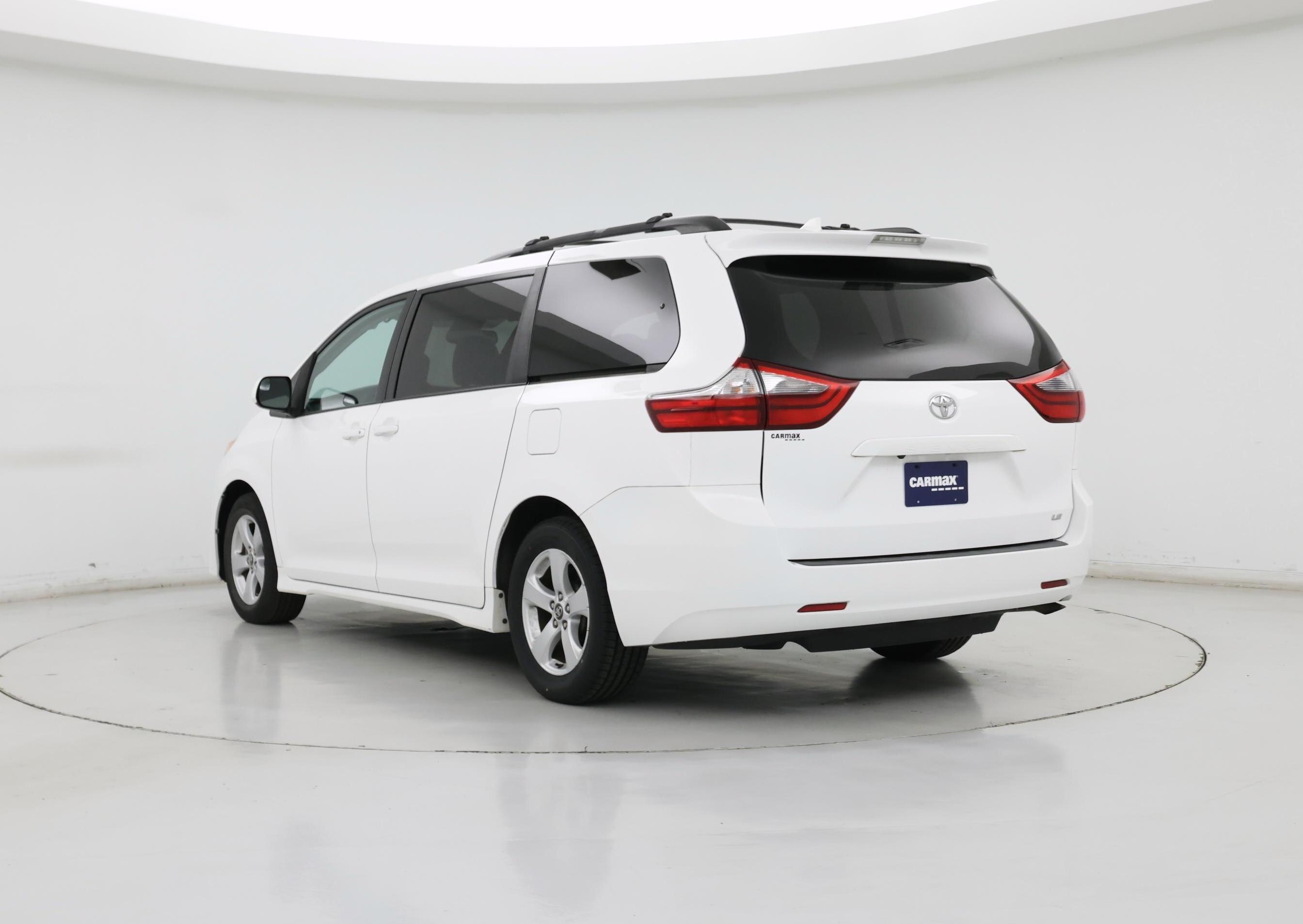 Thumbnail: 2020 Toyota Sienna - 2