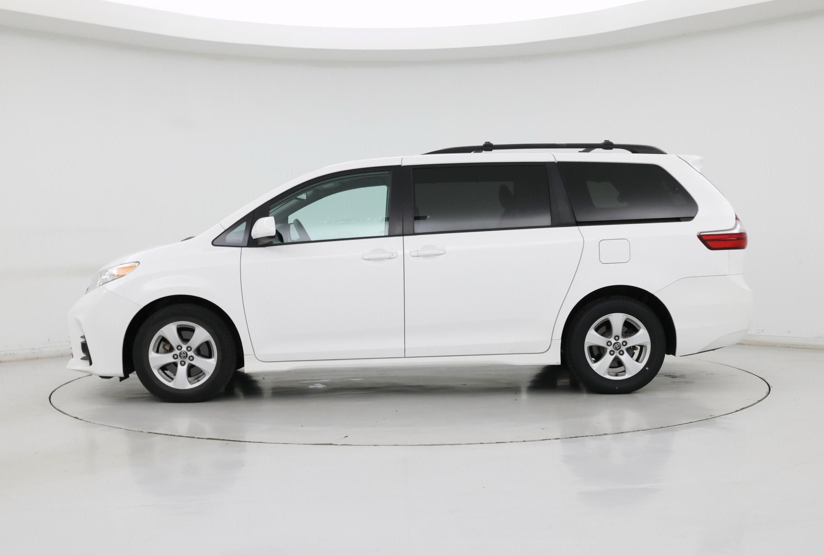 Thumbnail: 2020 Toyota Sienna - 3