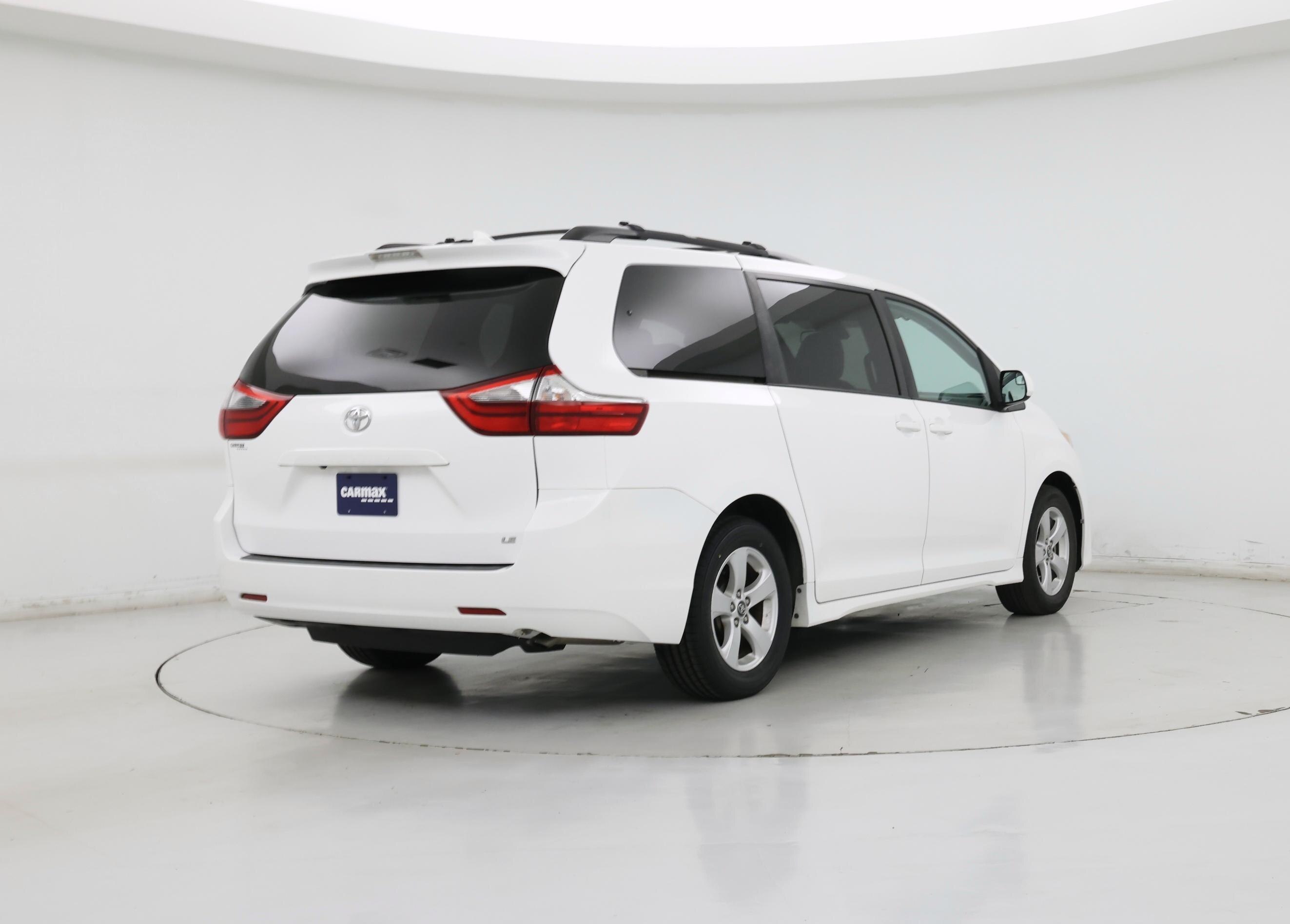 Thumbnail: 2020 Toyota Sienna - 8