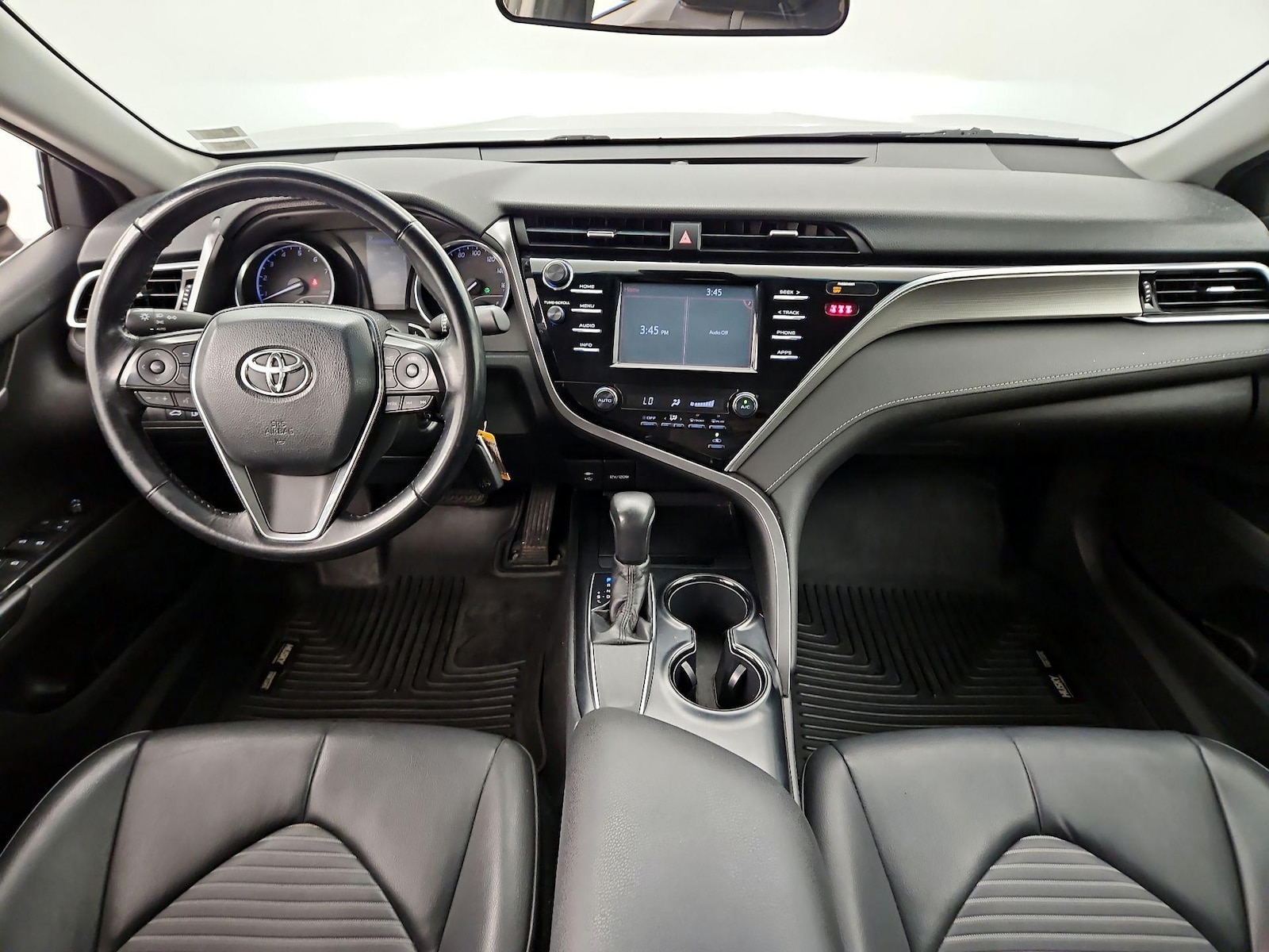 2018 Toyota Camry SE - Photo 10