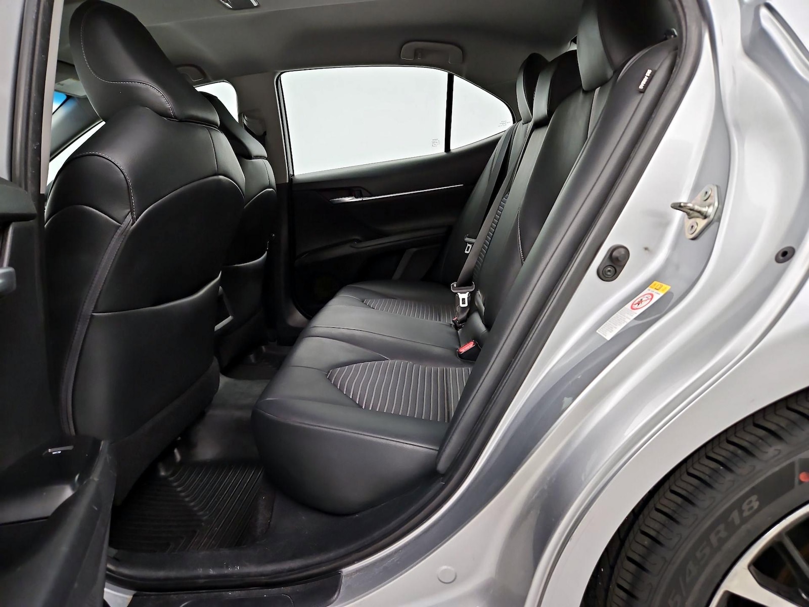 2018 Toyota Camry SE - Photo 20