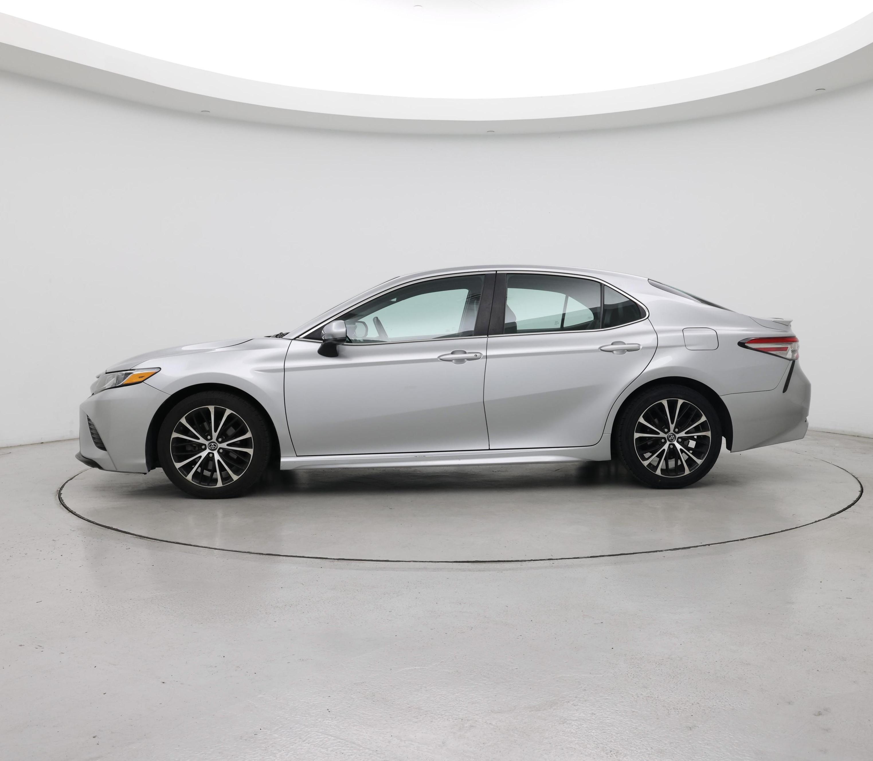 Thumbnail: 2018 Toyota Camry - 3