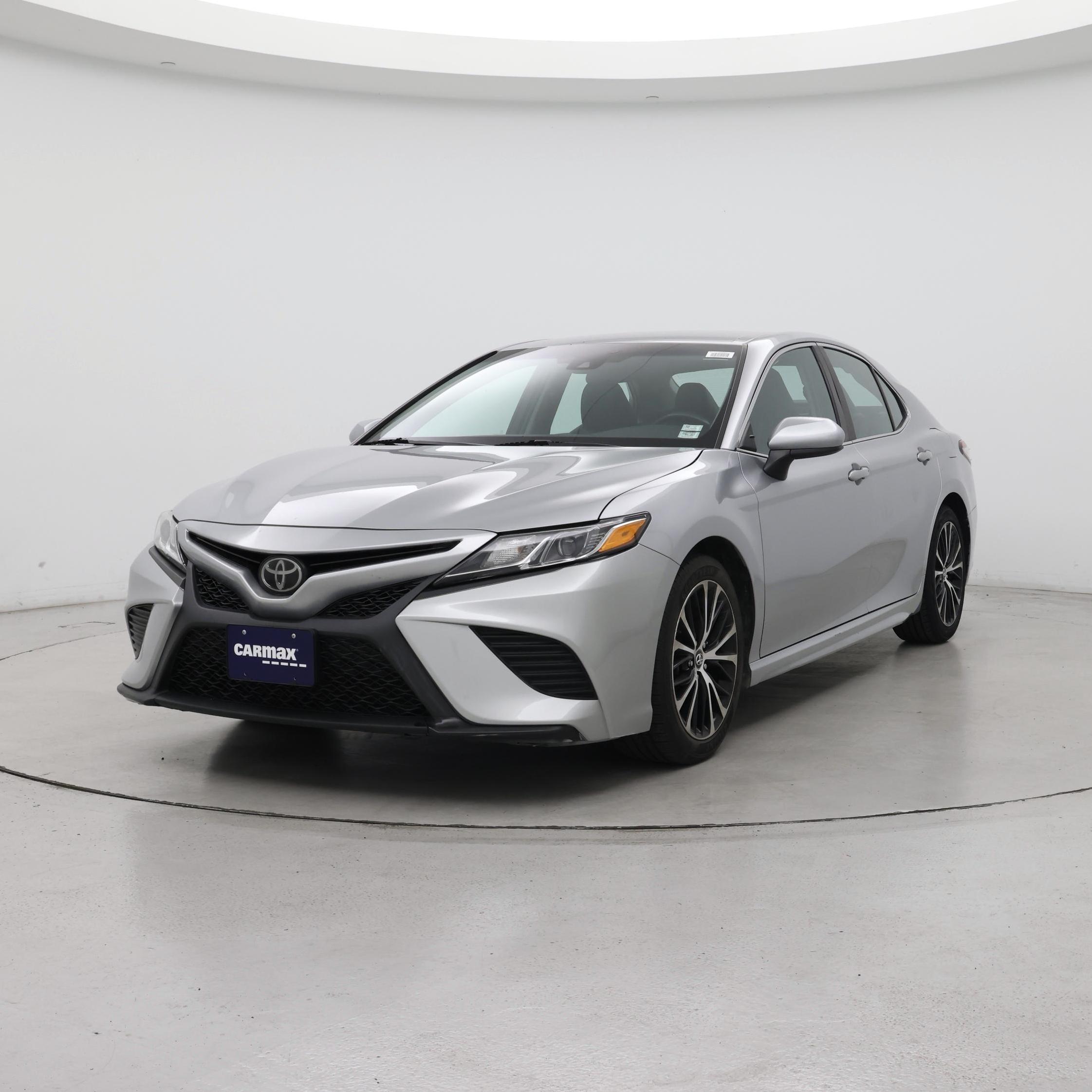 Thumbnail: 2018 Toyota Camry - 4