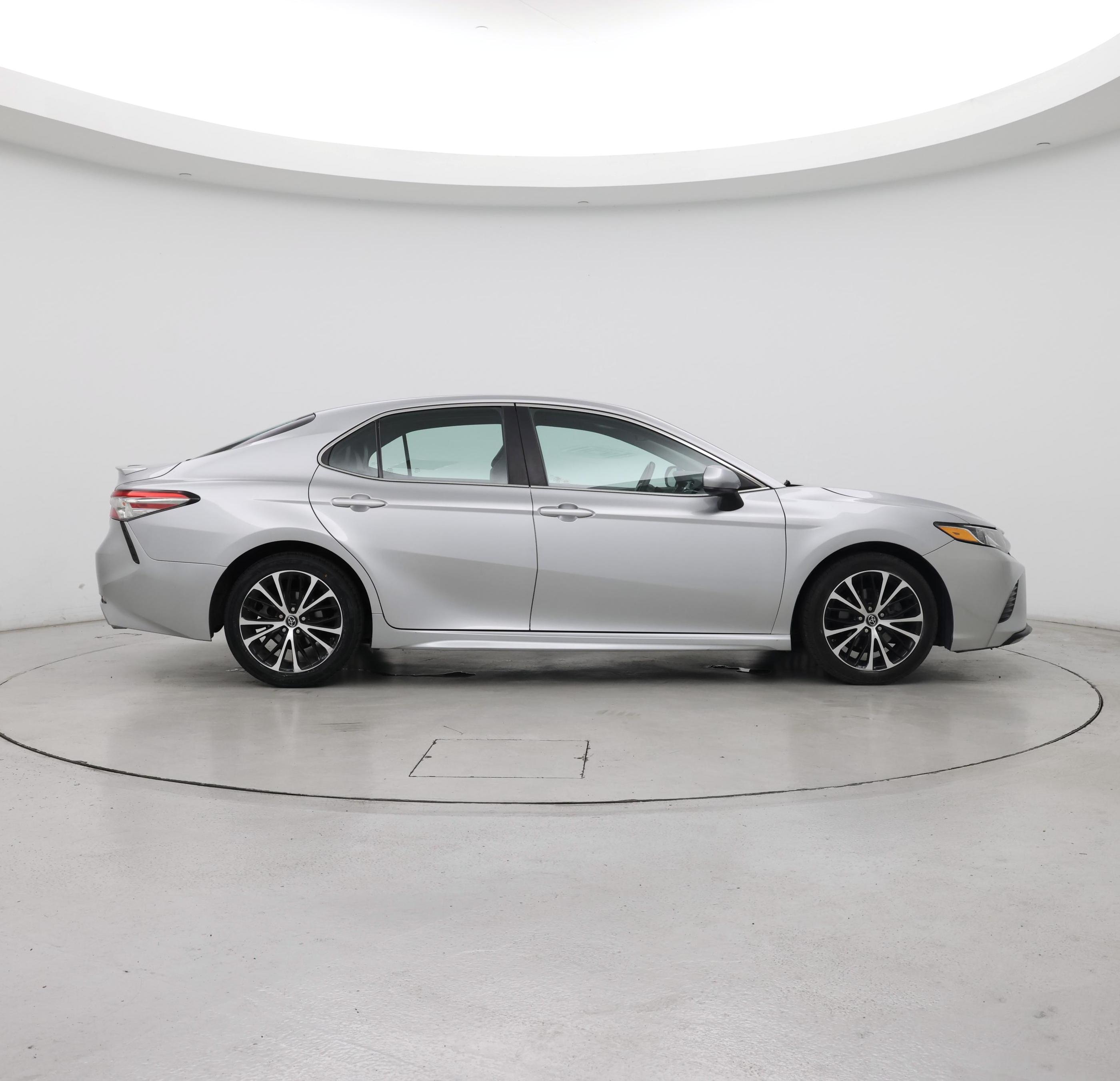 Thumbnail: 2018 Toyota Camry - 7