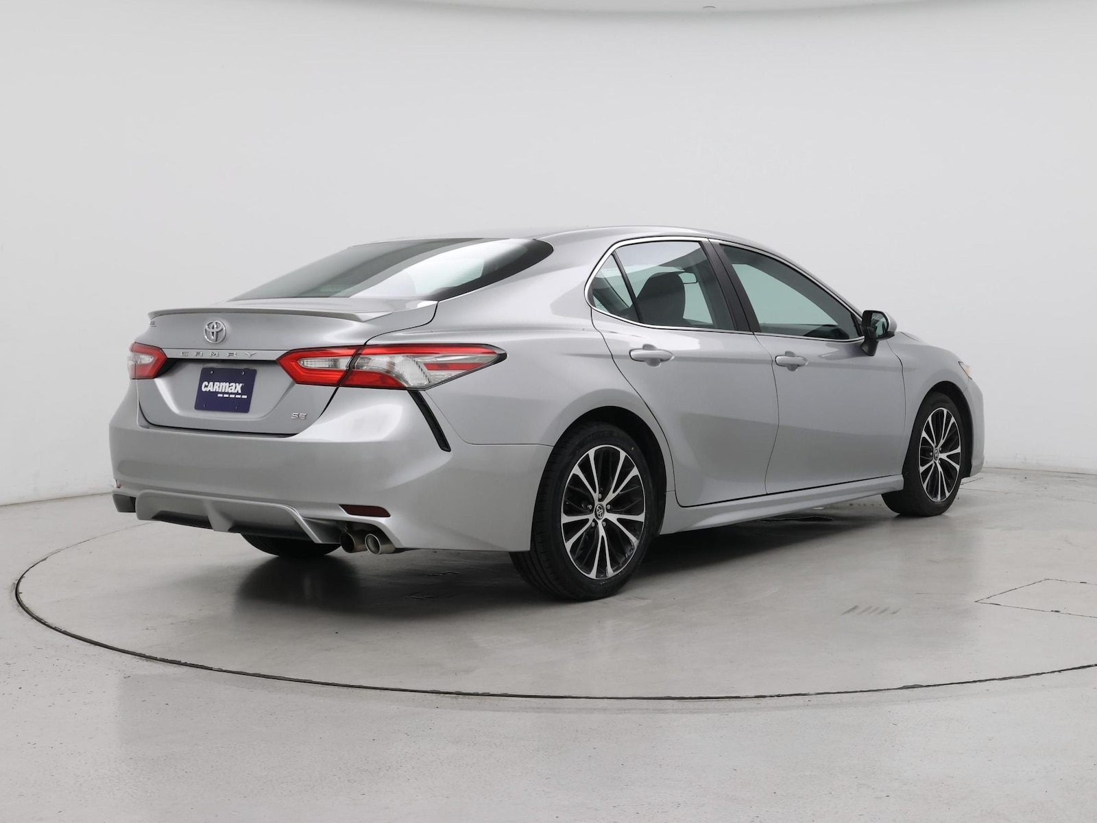 2018 Toyota Camry SE - Photo 9