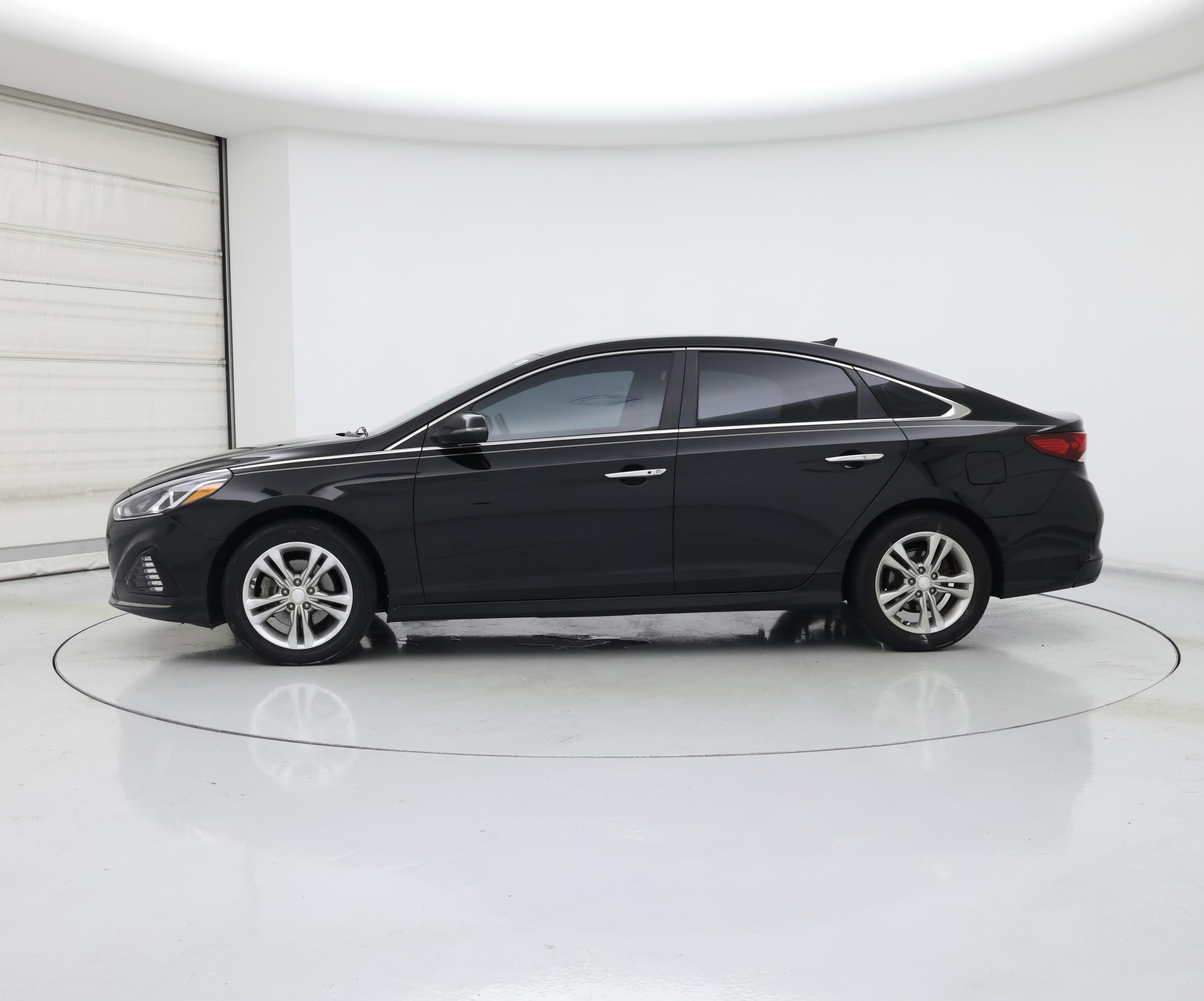 Thumbnail: 2019 Hyundai Sonata - 3