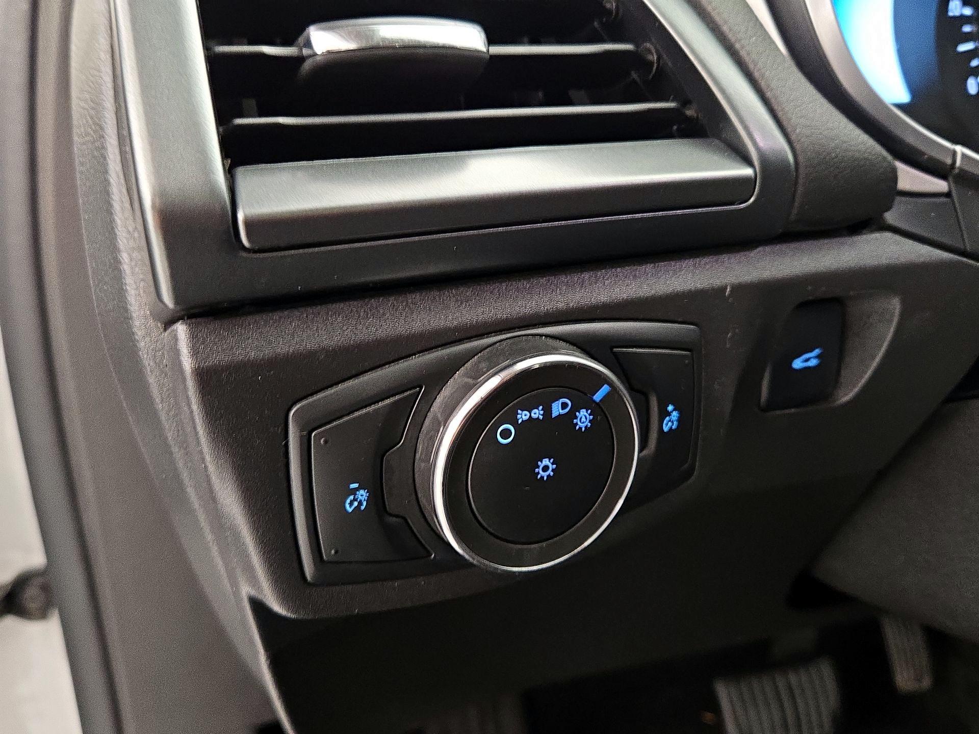 Thumbnail: 2016 Ford Fusion - 13