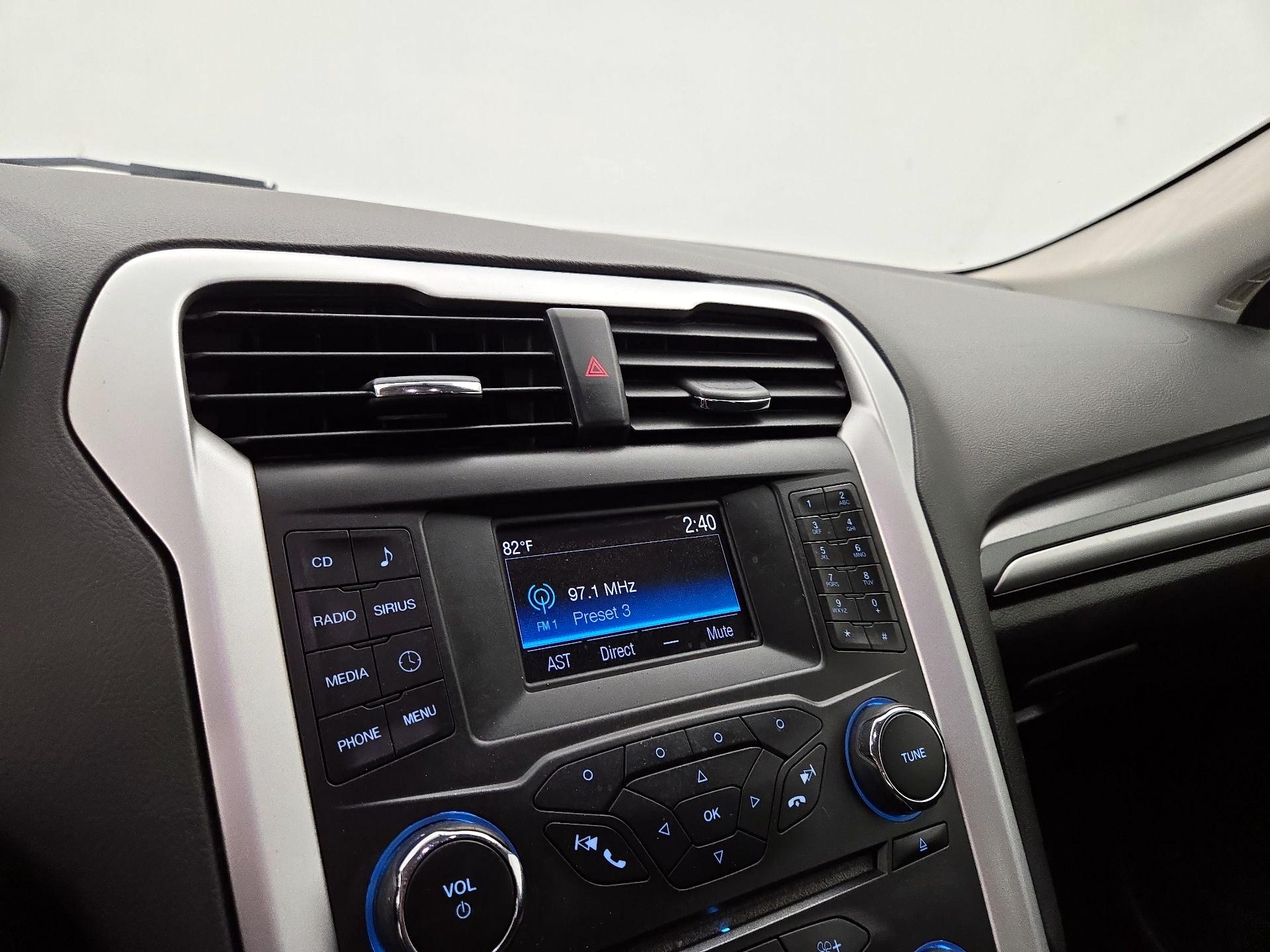 Thumbnail: 2016 Ford Fusion - 15