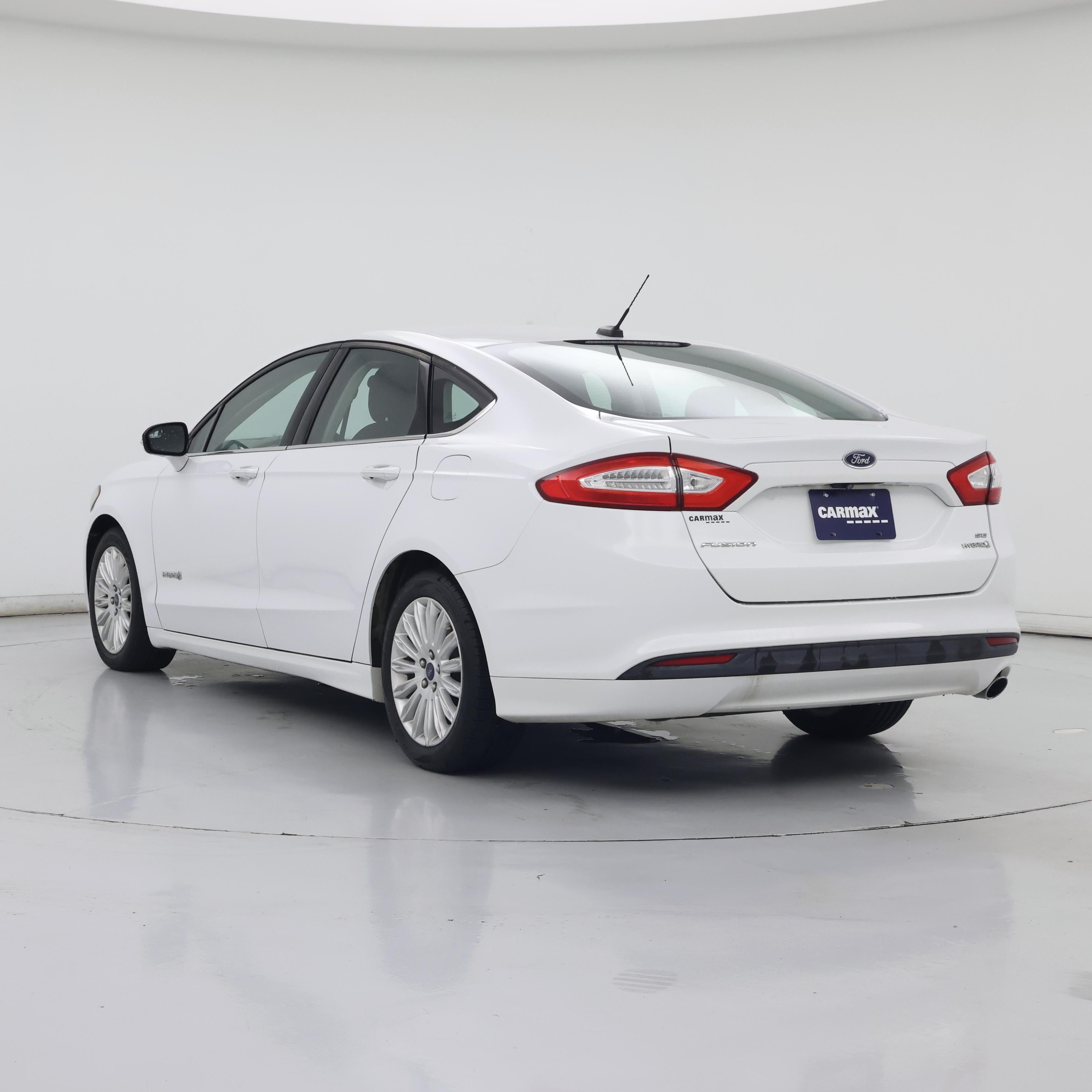 Thumbnail: 2016 Ford Fusion - 2