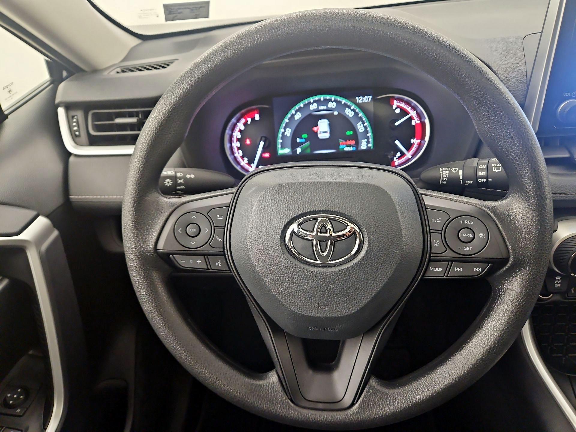 Thumbnail: 2025 Toyota RAV4 - 10
