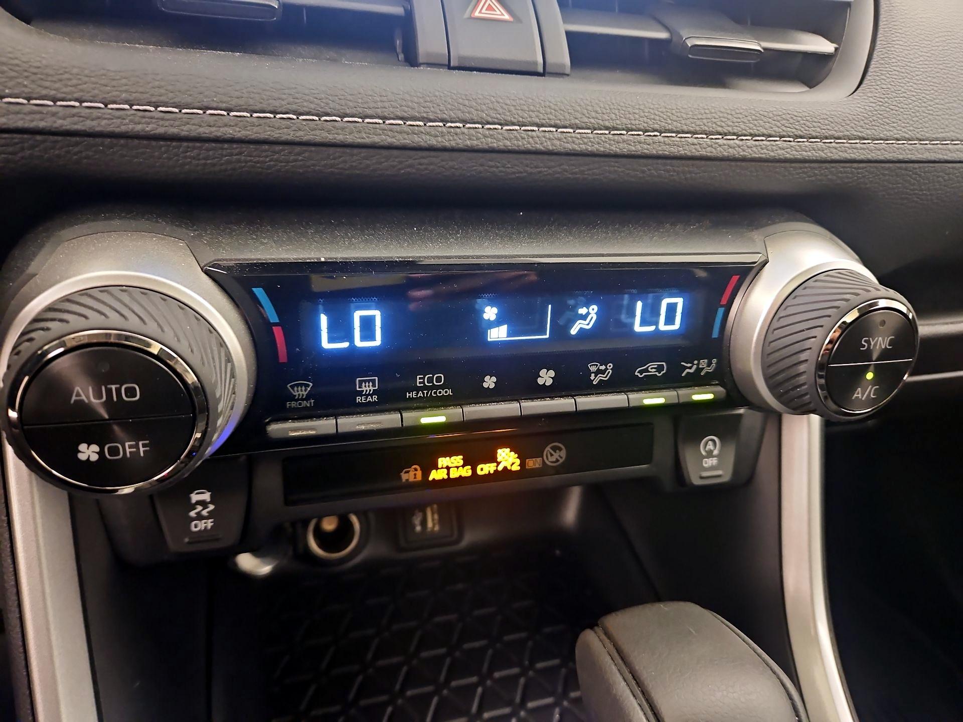Thumbnail: 2025 Toyota RAV4 - 16