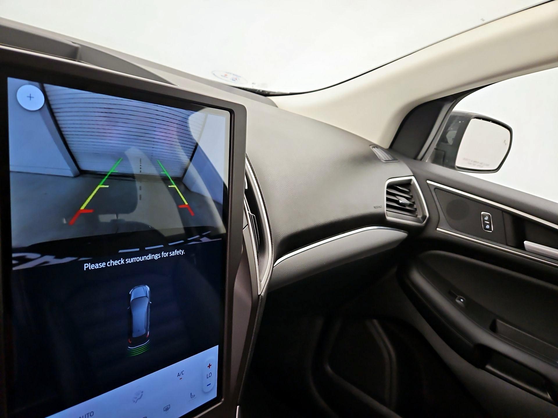Thumbnail: 2021 Ford Edge - 14