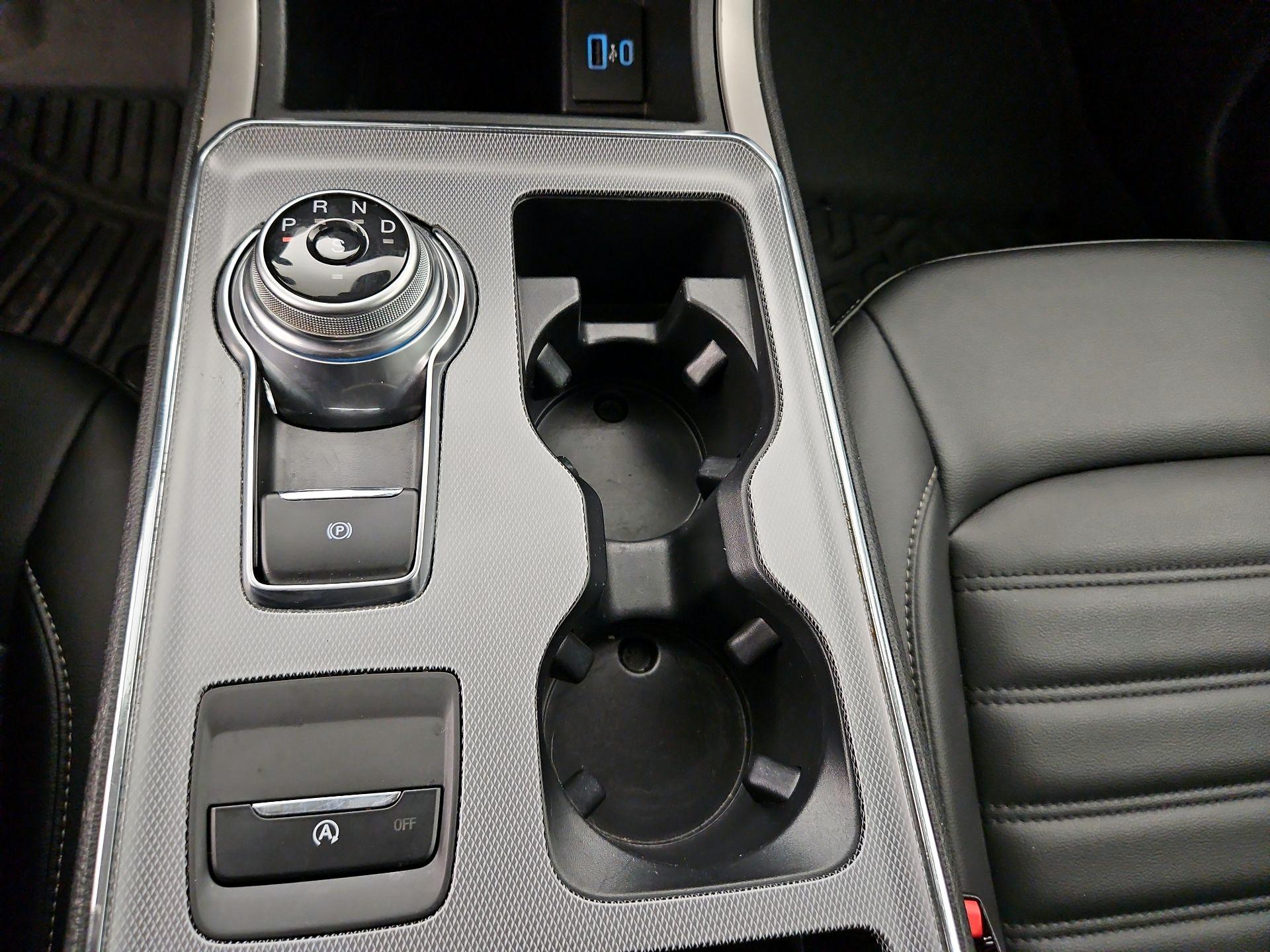 Thumbnail: 2021 Ford Edge - 17