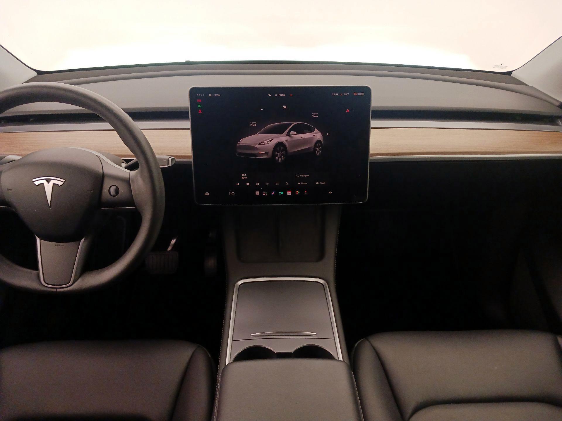 Thumbnail: 2023 Tesla Model Y - 9