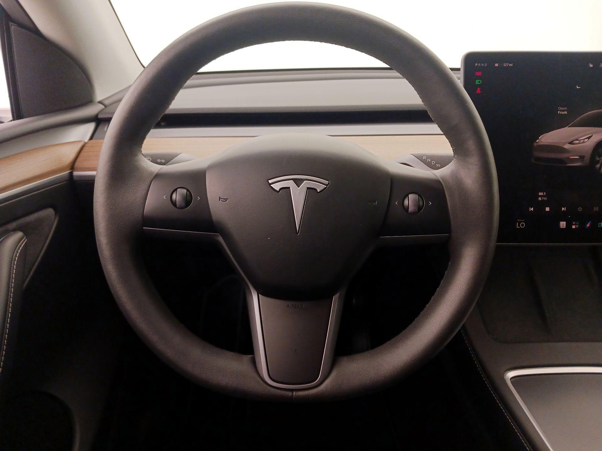 Thumbnail: 2023 Tesla Model Y - 10