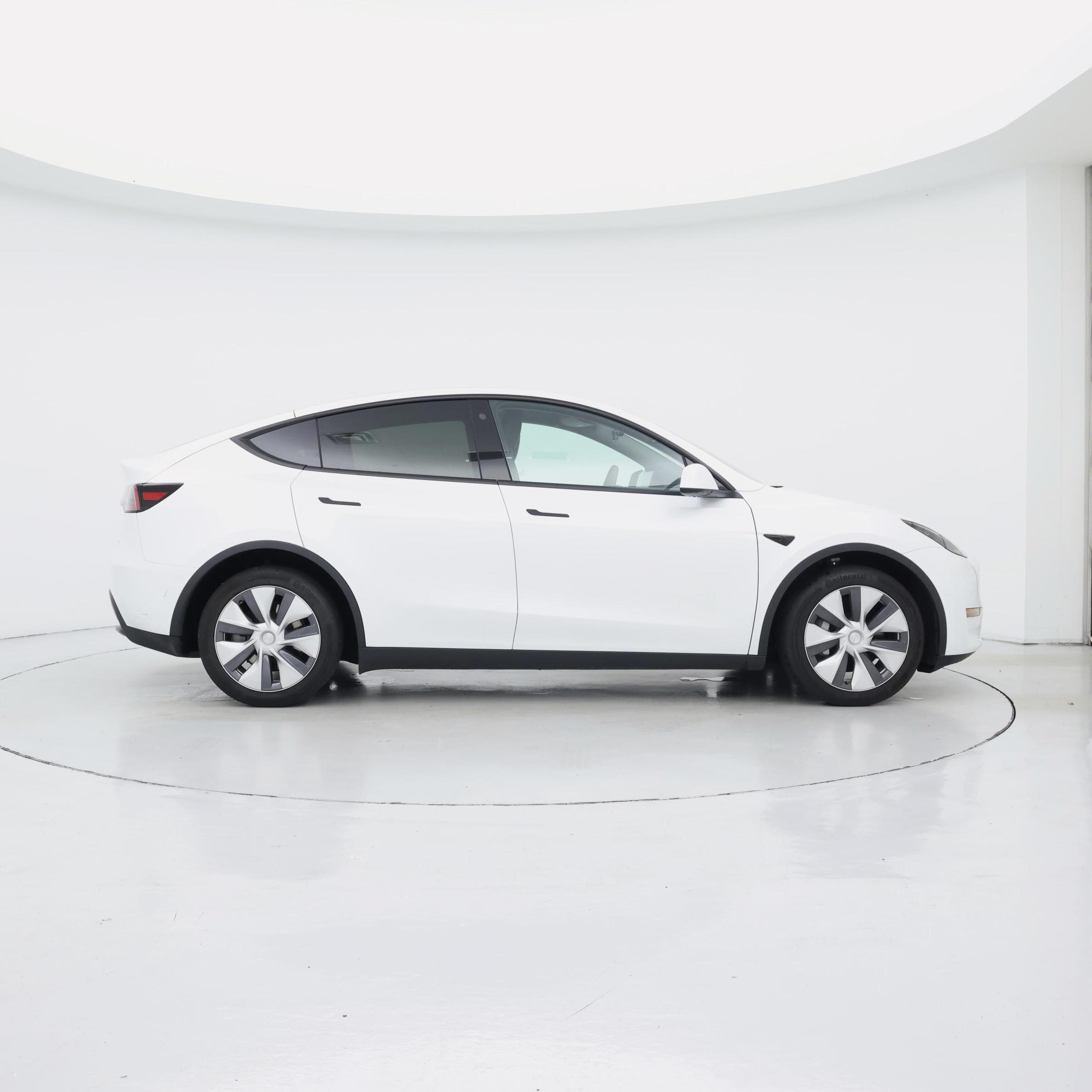 Thumbnail: 2023 Tesla Model Y - 7