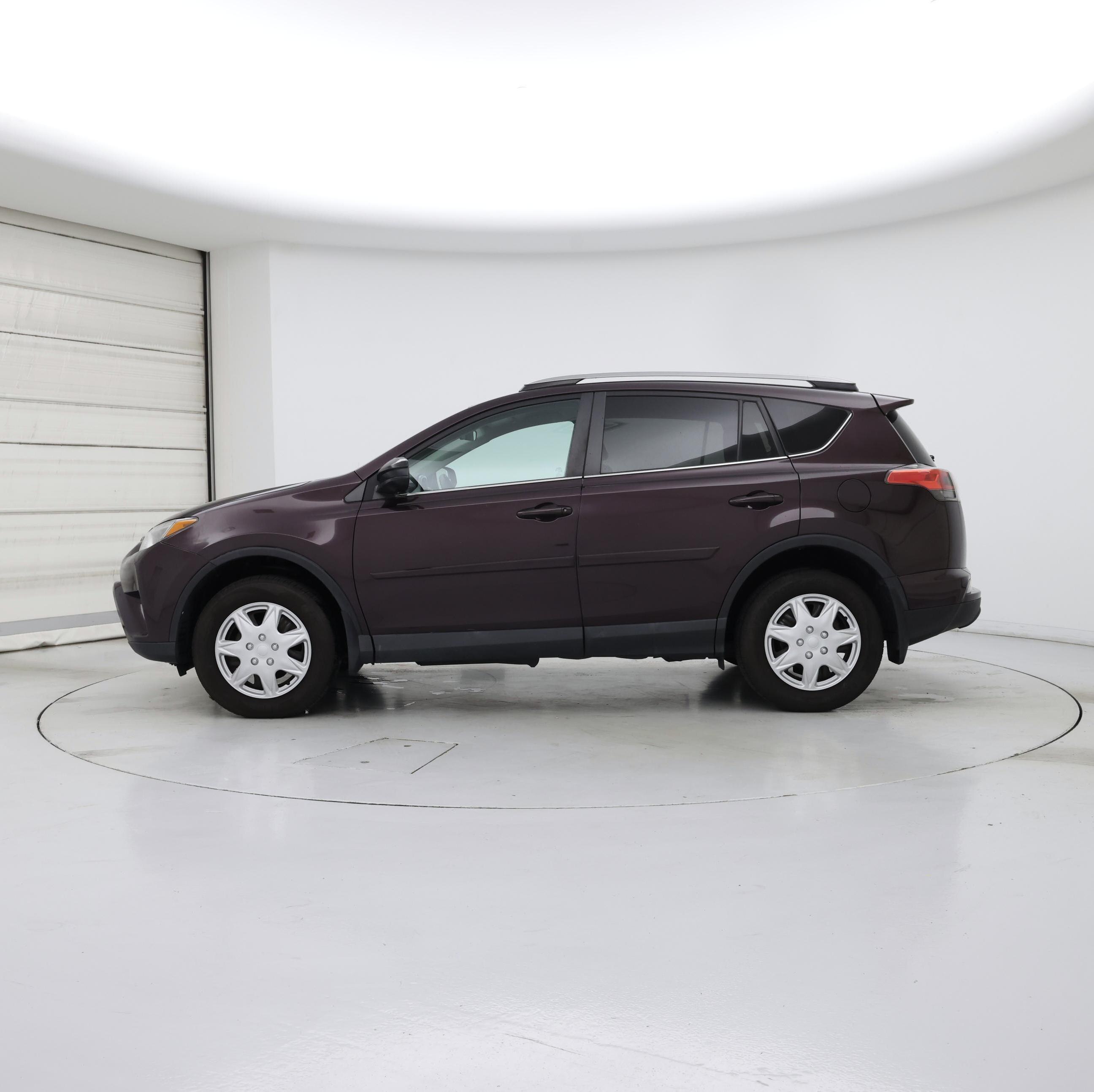 Thumbnail: 2018 Toyota RAV4 - 3