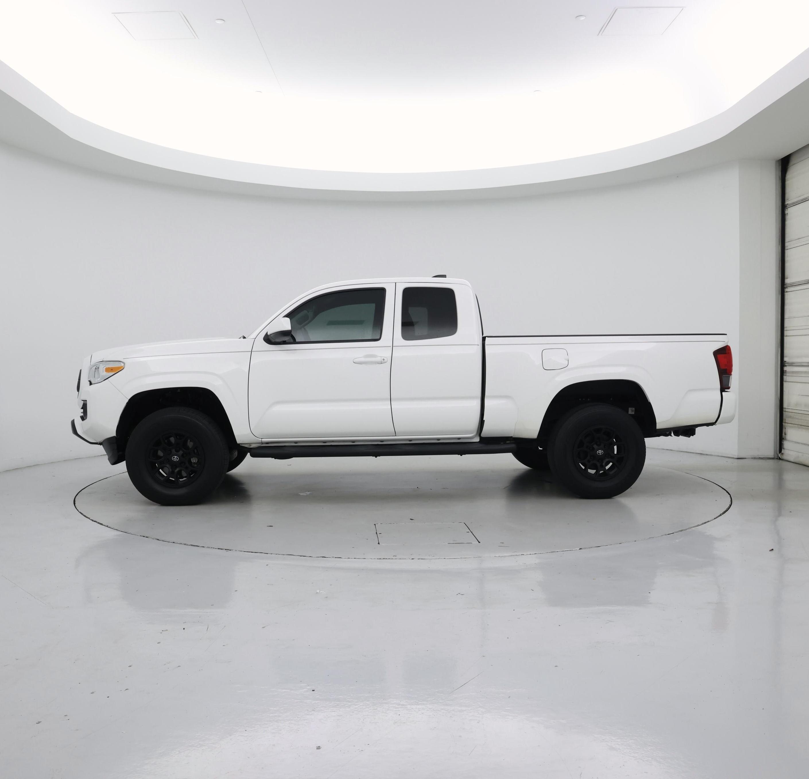Thumbnail: 2023 Toyota Tacoma - 3