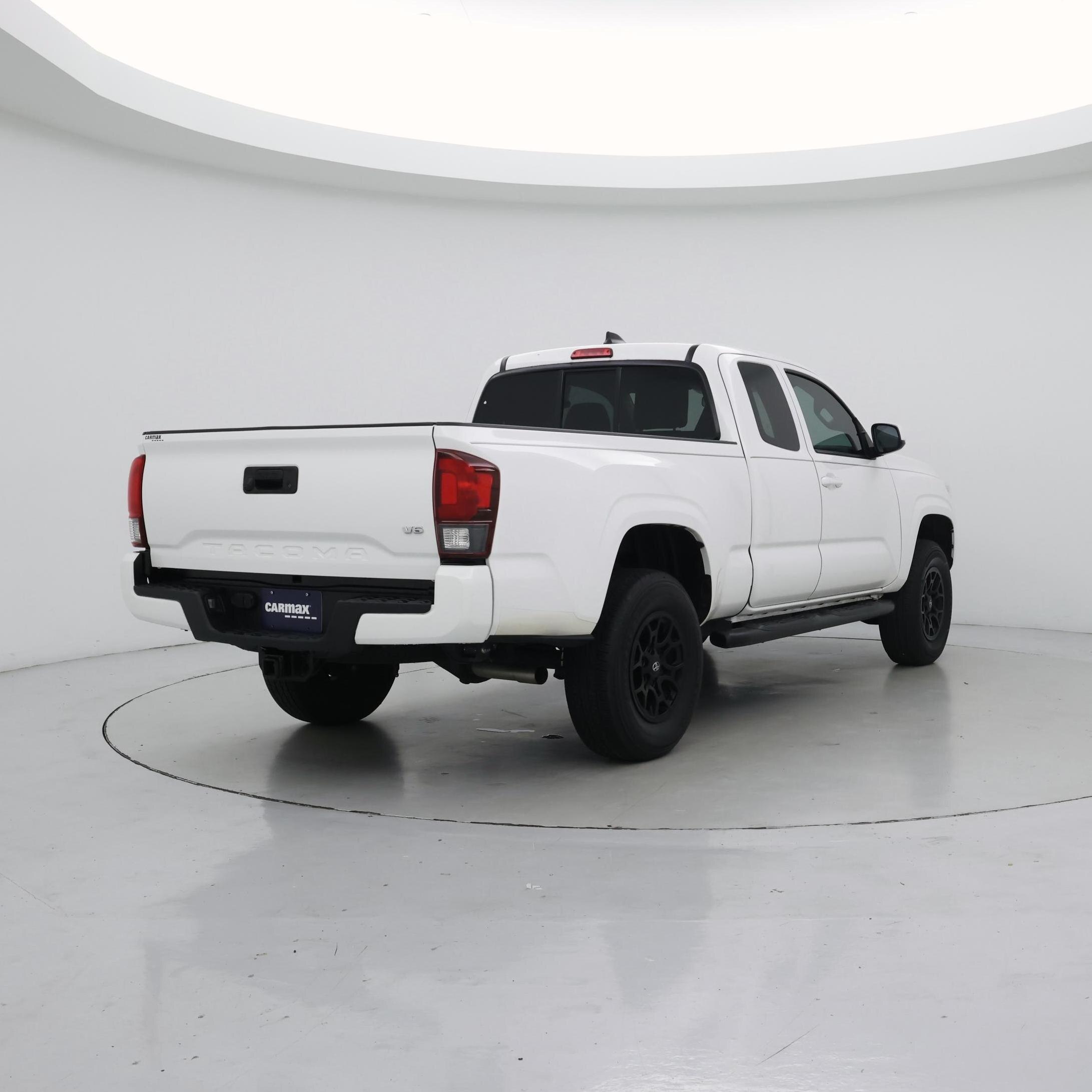 Thumbnail: 2023 Toyota Tacoma - 8