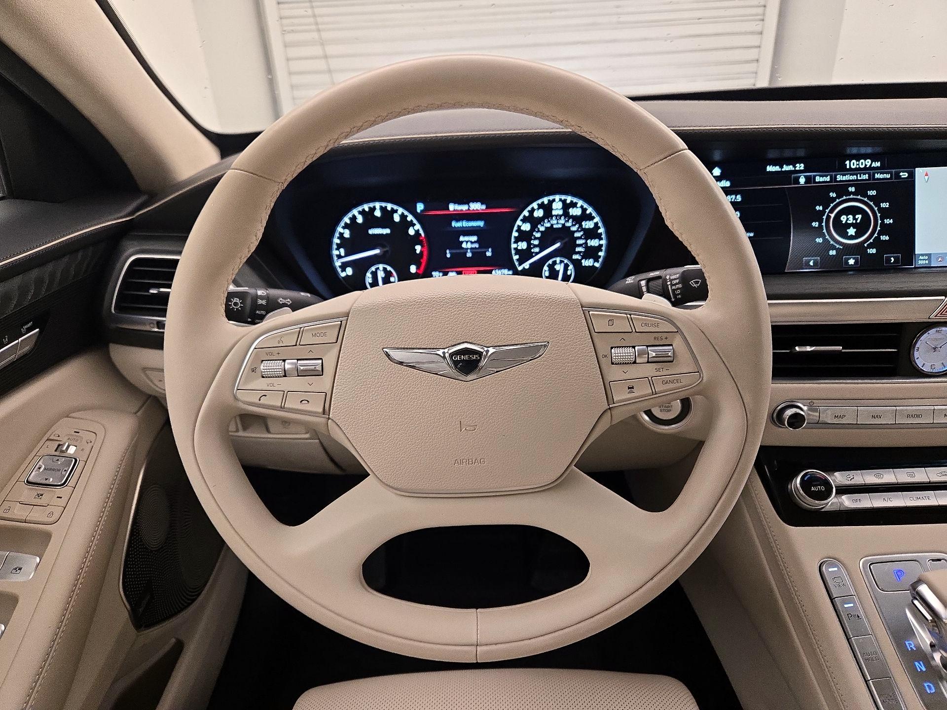 Thumbnail: 2022 Genesis G90 - 10