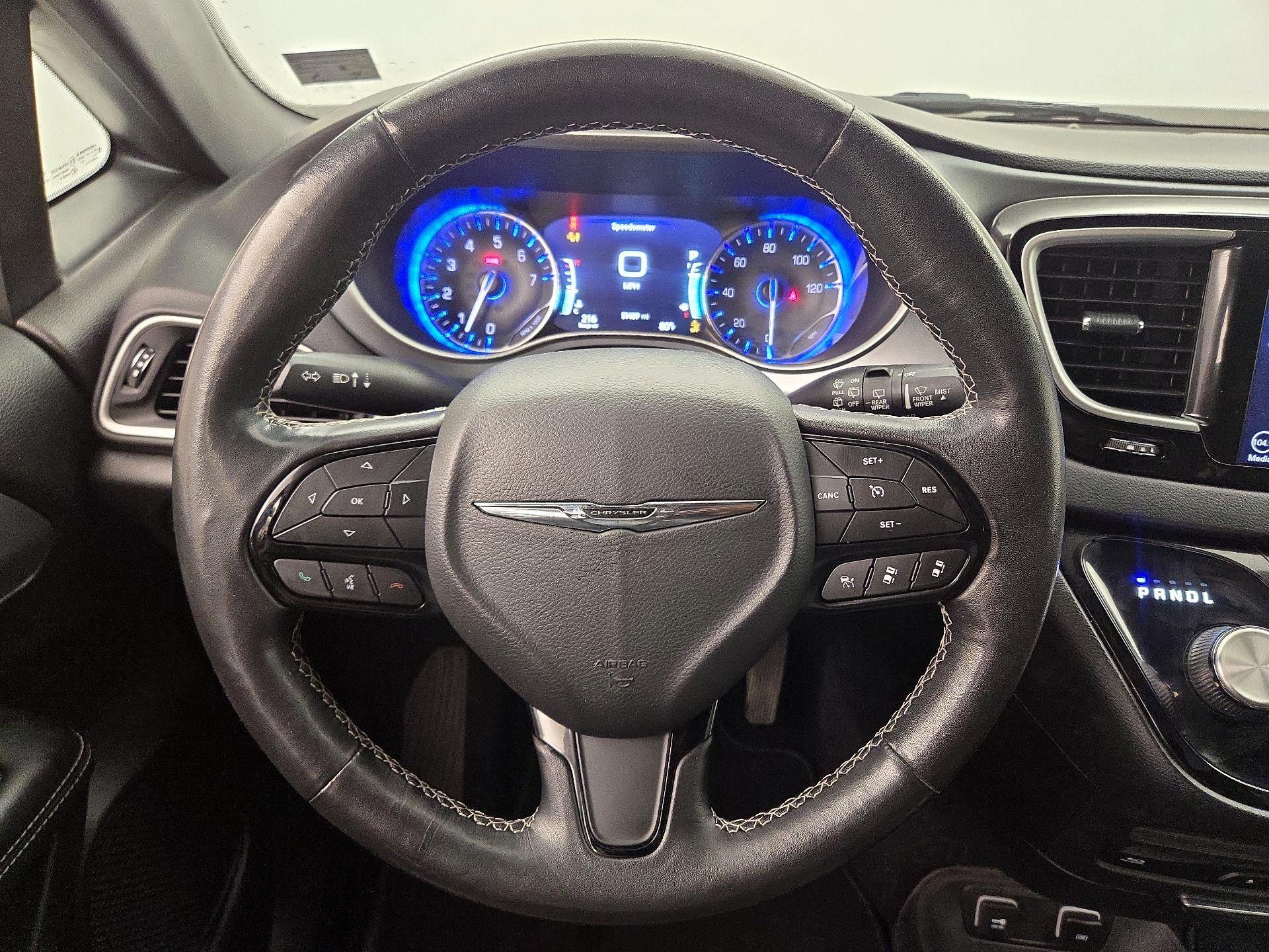 Thumbnail: 2020 Chrysler Pacifica - 10