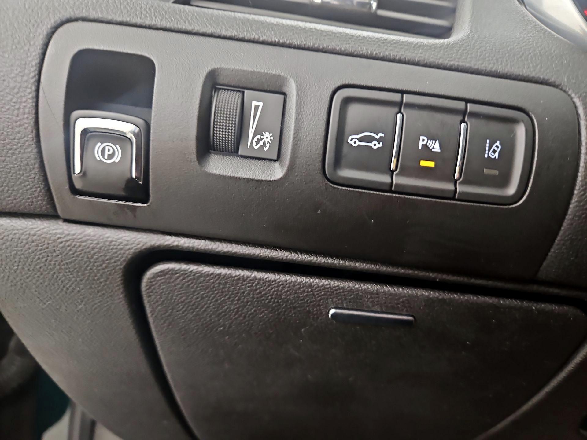 Thumbnail: 2015 Chevrolet Impala - 13