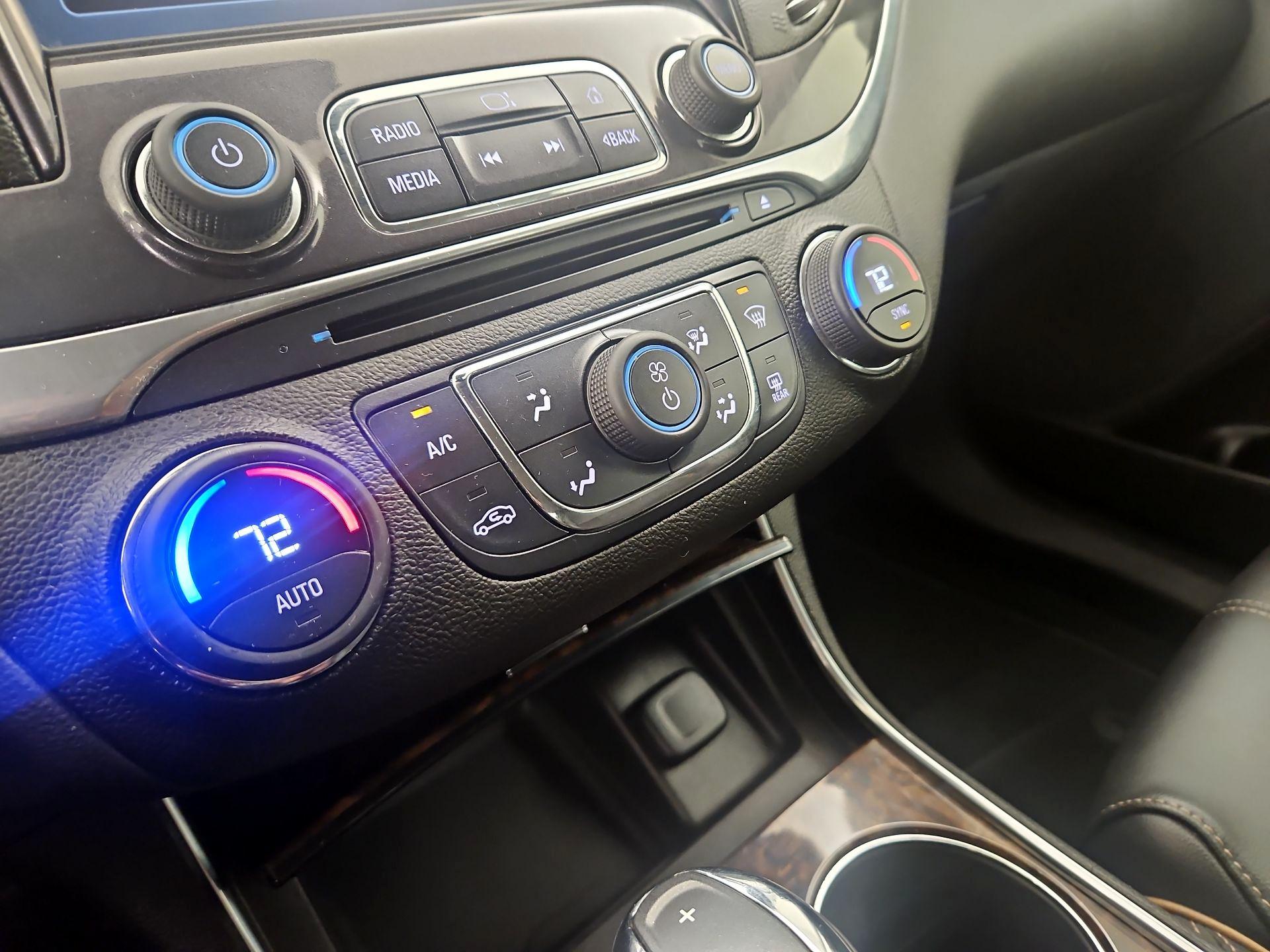 Thumbnail: 2015 Chevrolet Impala - 16