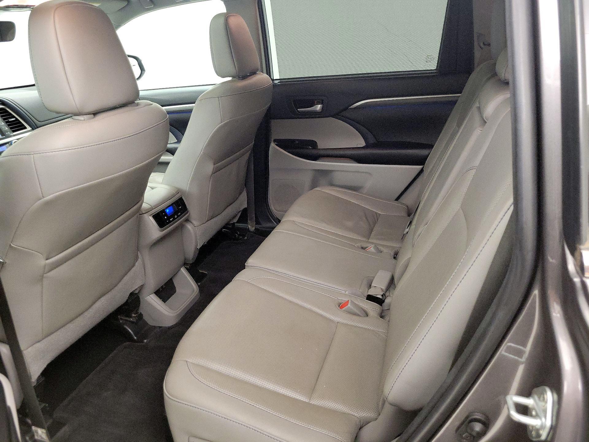 Thumbnail: 2018 Toyota Highlander - 20