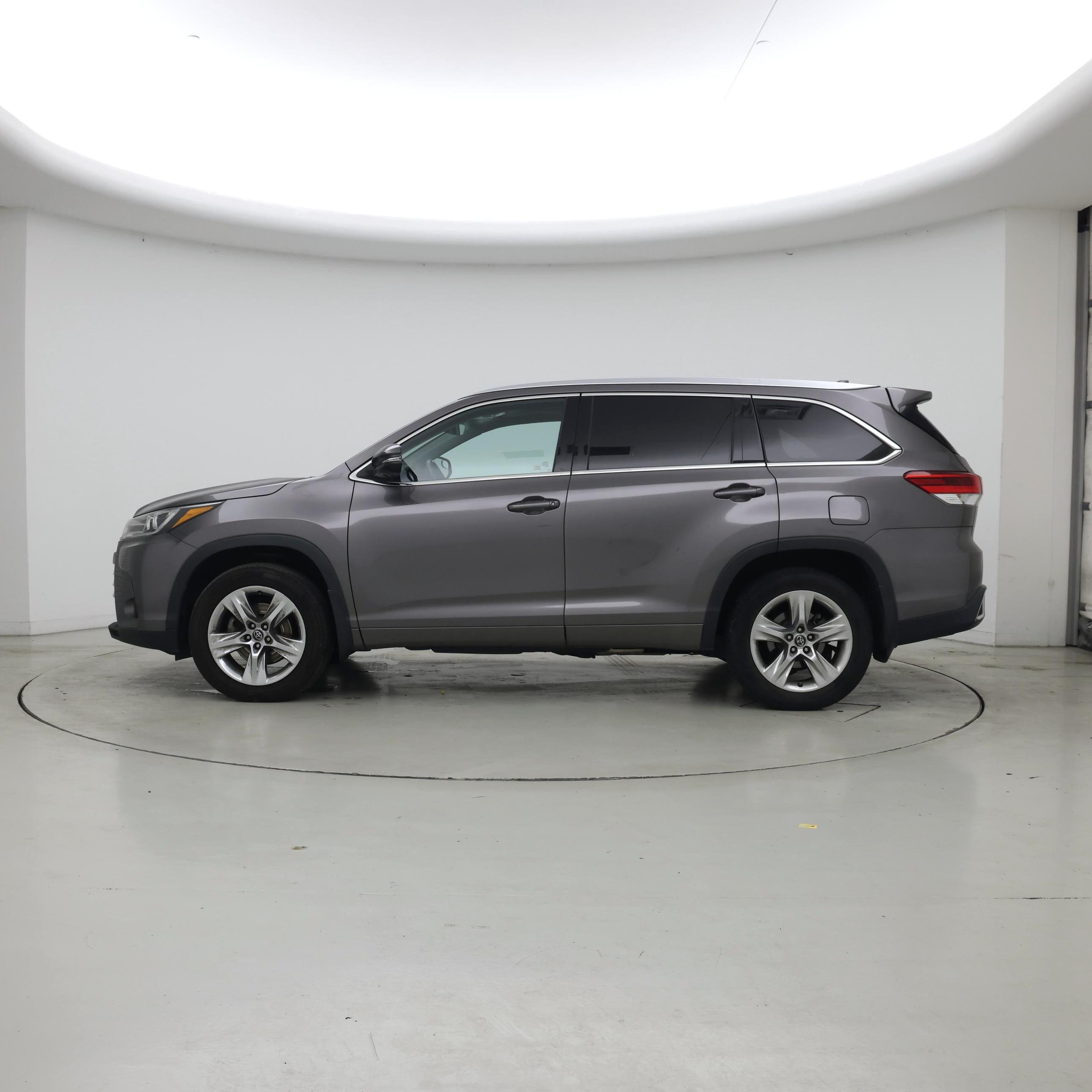 Thumbnail: 2018 Toyota Highlander - 3