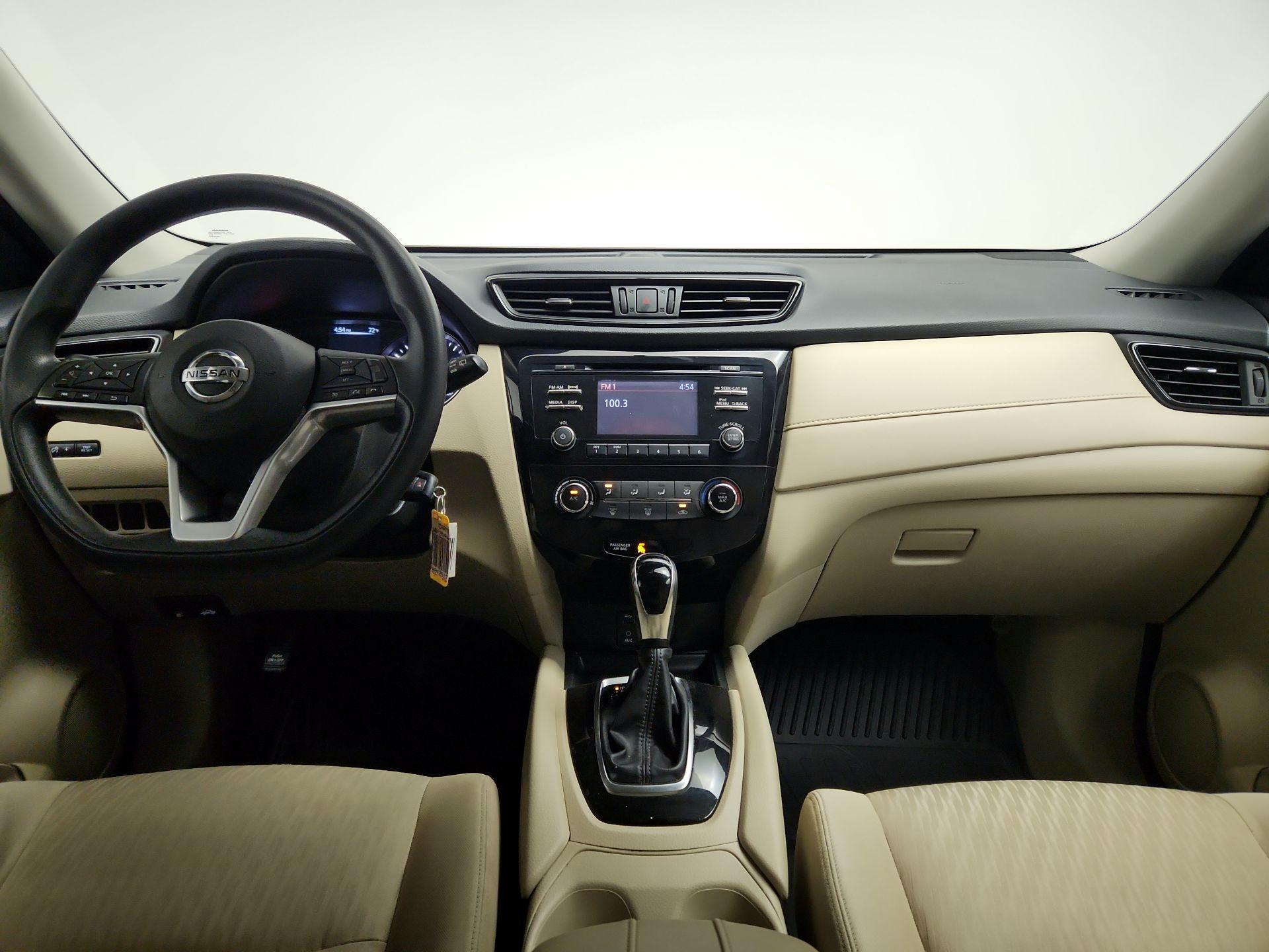 Thumbnail: 2017 Nissan Rogue - 9