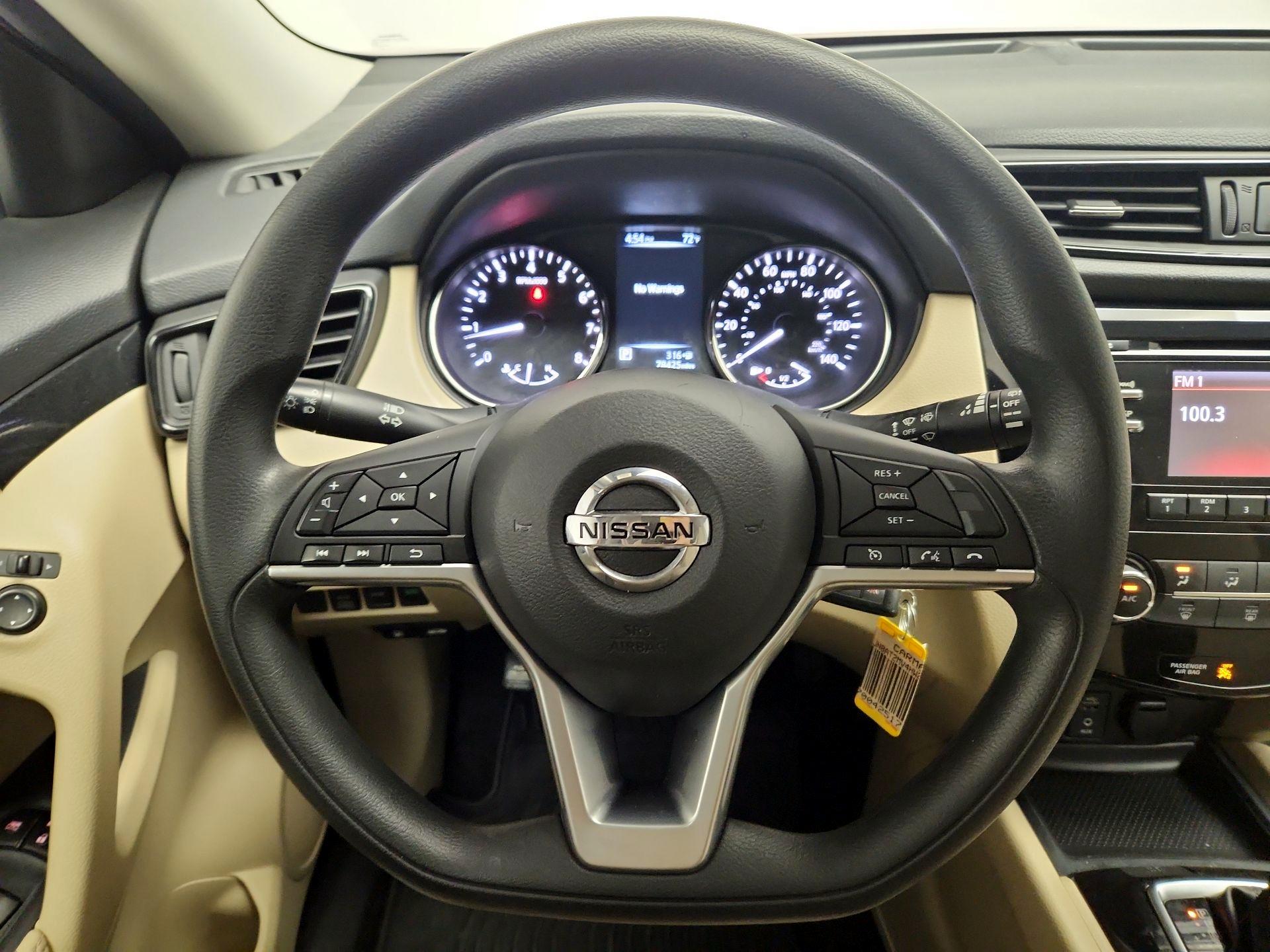 Thumbnail: 2017 Nissan Rogue - 10