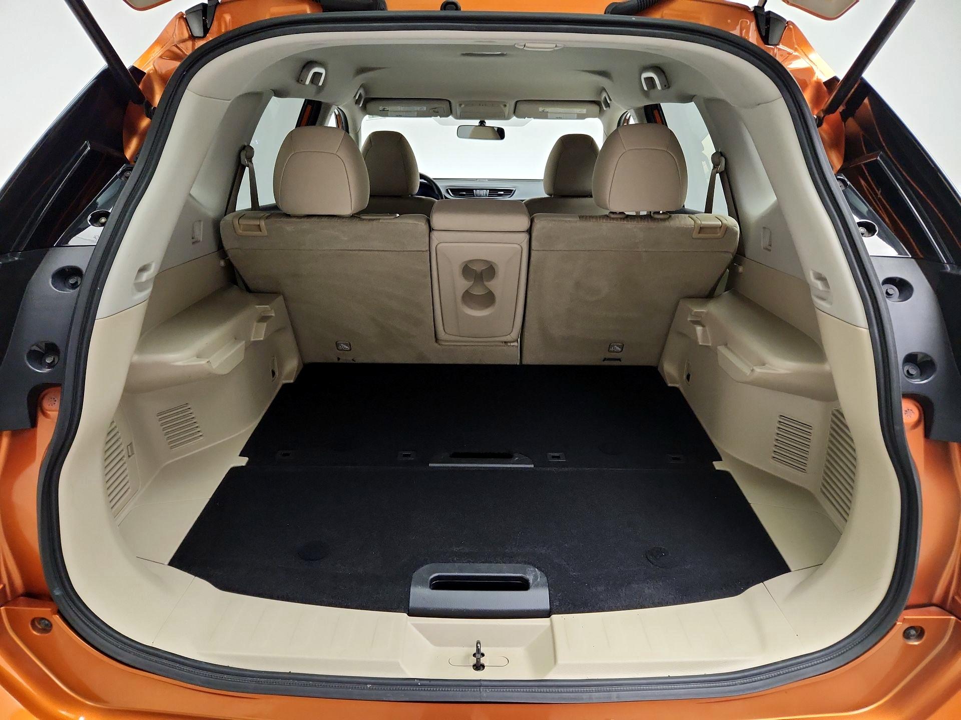 Thumbnail: 2017 Nissan Rogue - 20