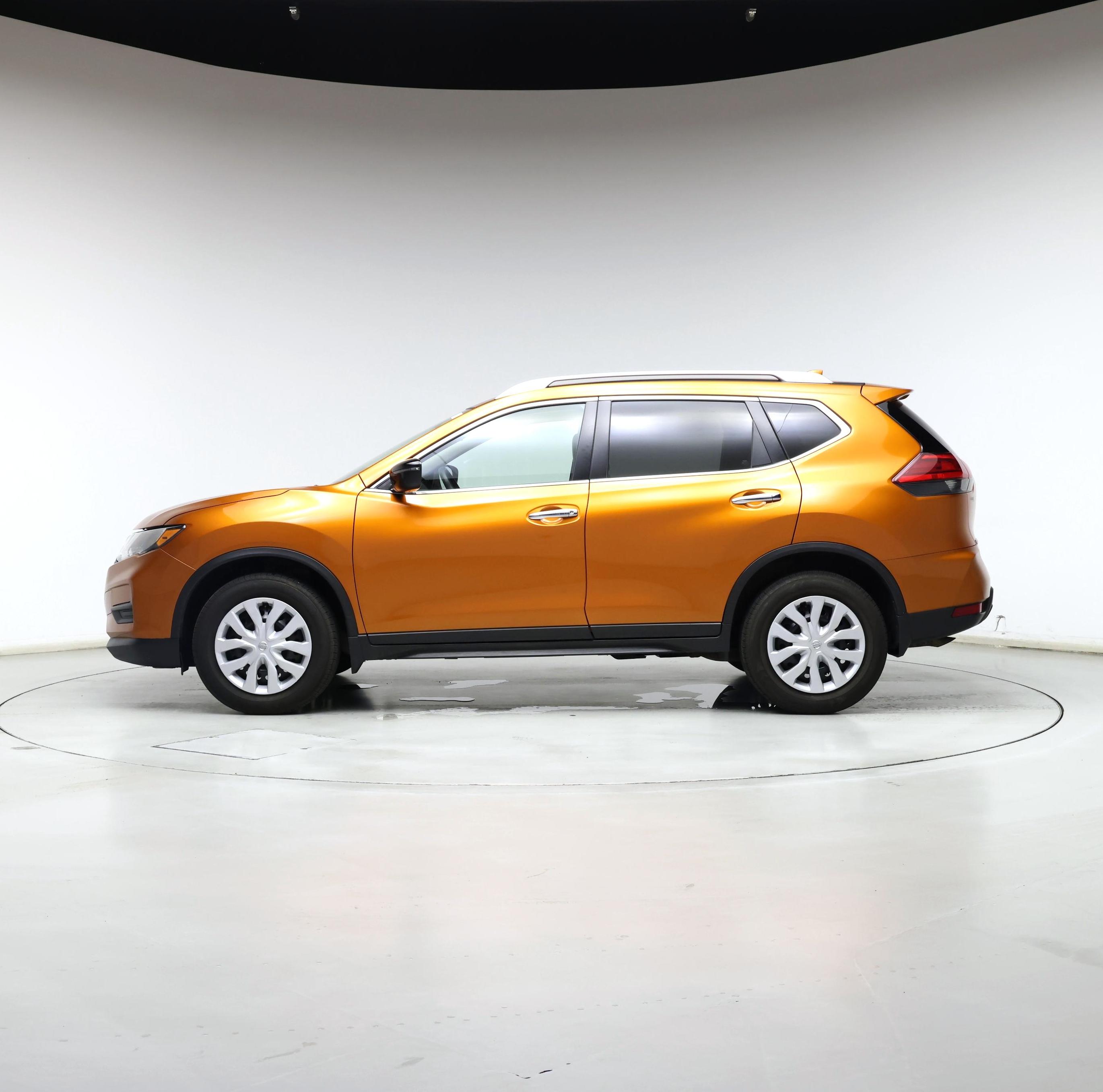 Thumbnail: 2017 Nissan Rogue - 3