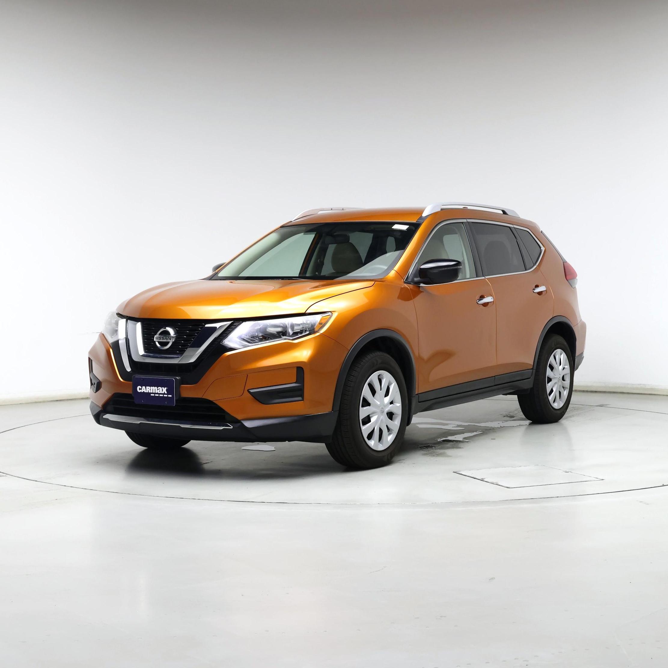 Thumbnail: 2017 Nissan Rogue - 4