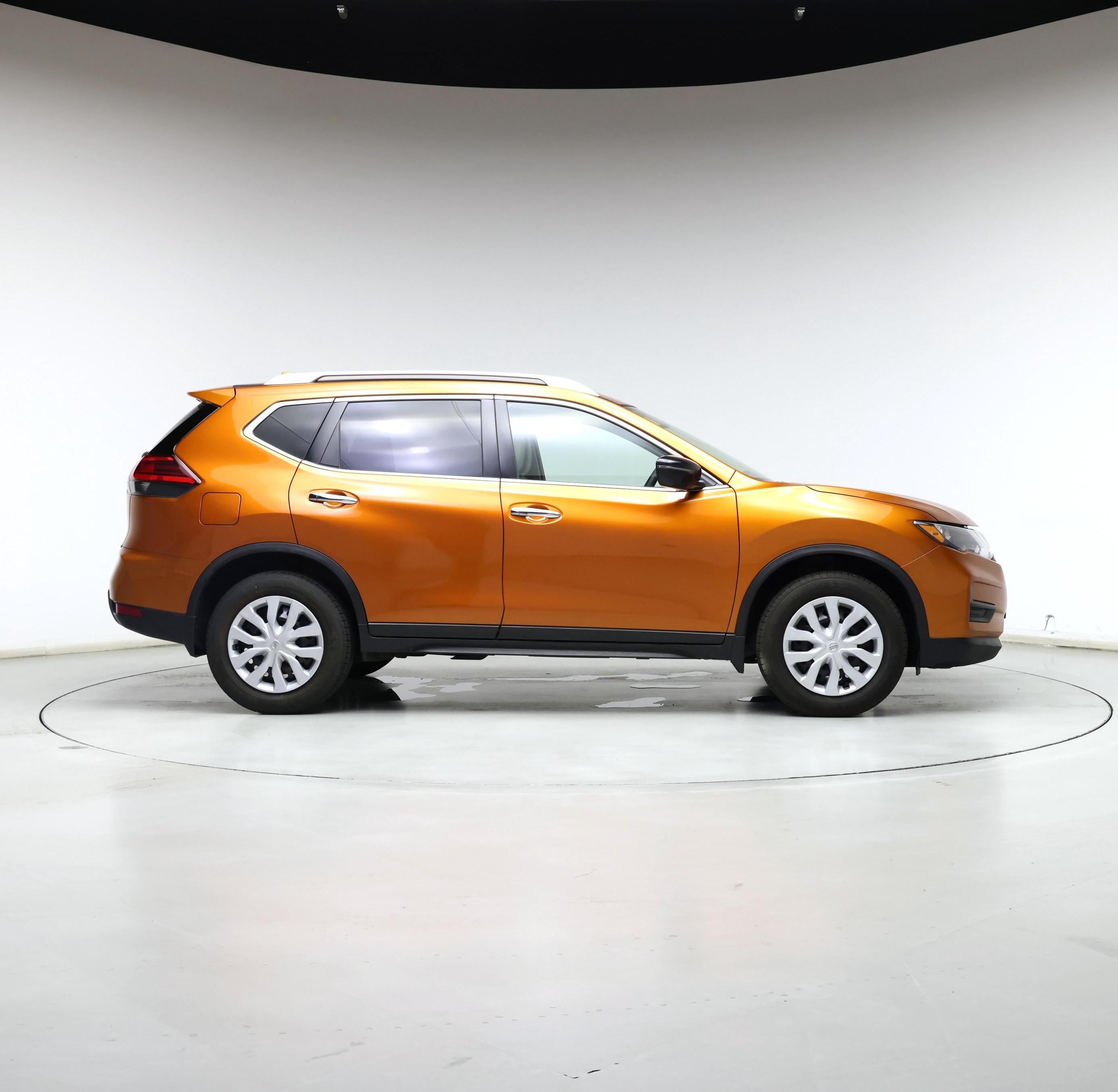 Thumbnail: 2017 Nissan Rogue - 7