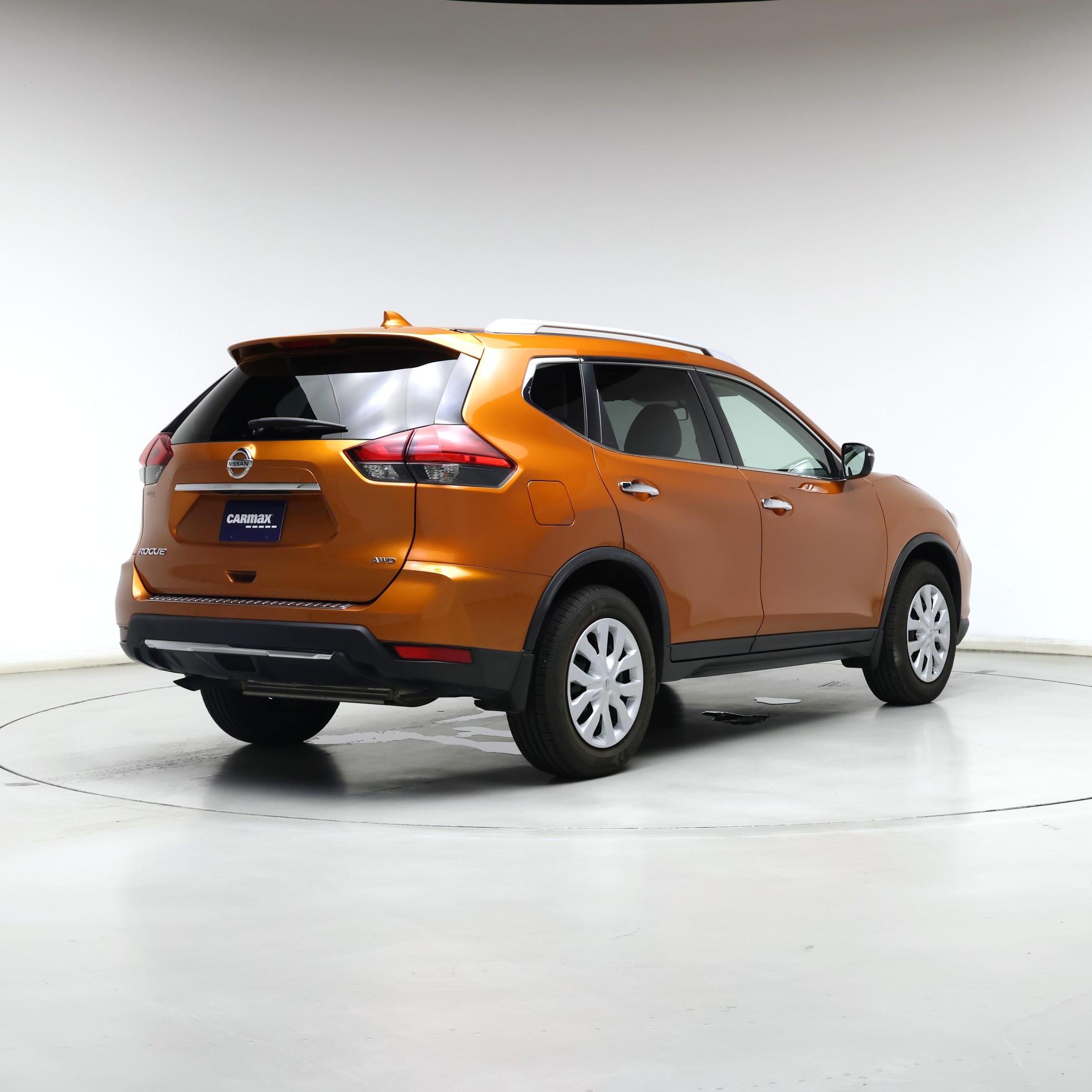 Thumbnail: 2017 Nissan Rogue - 8