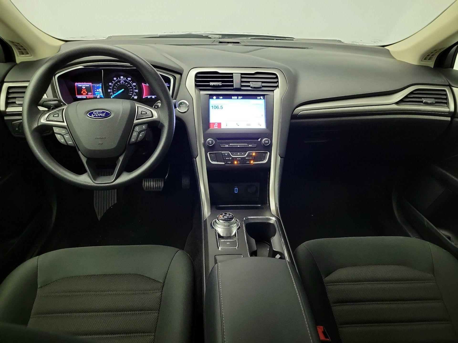 Thumbnail: 2017 Ford Fusion - 9