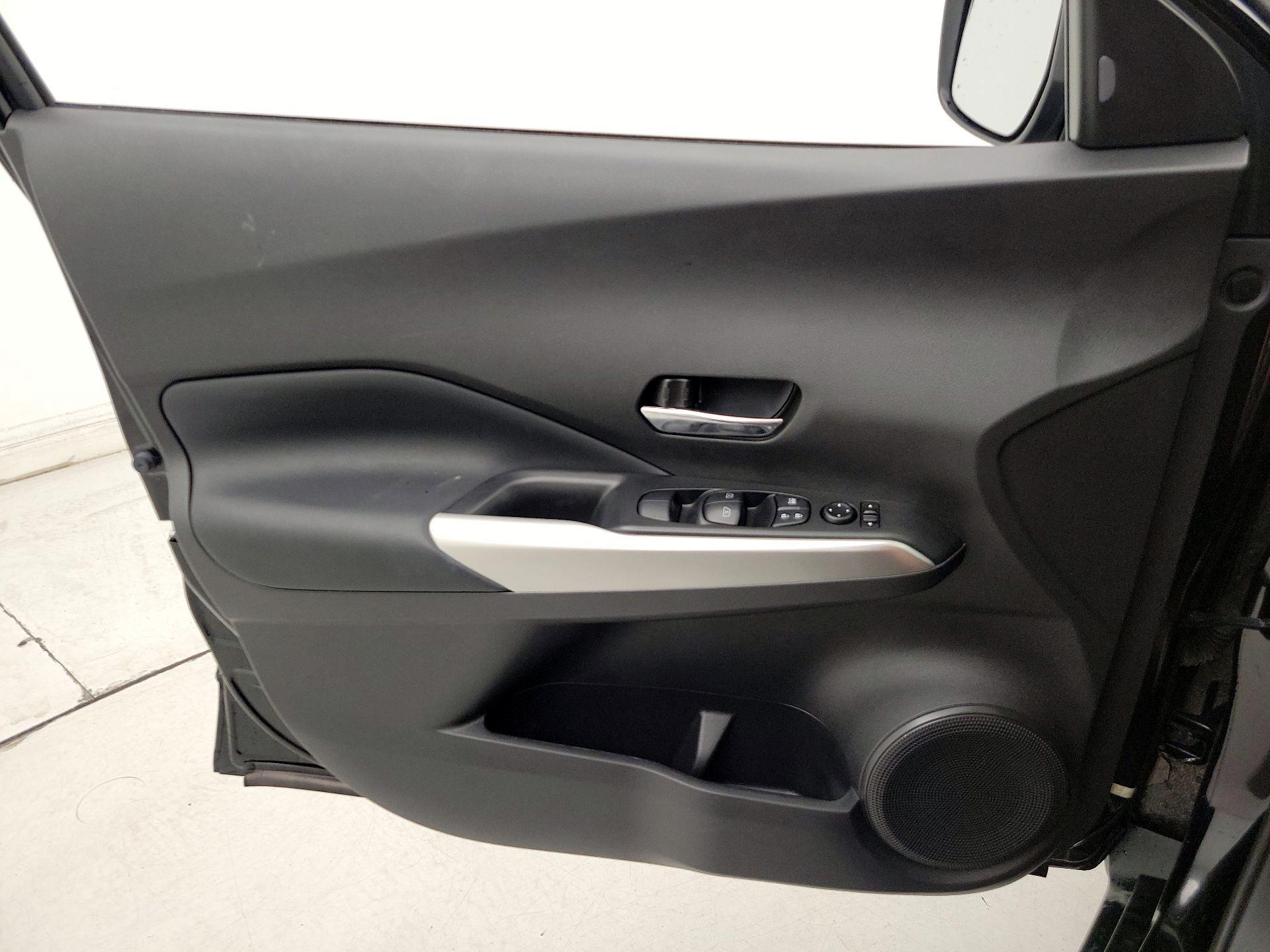 Thumbnail: 2019 Nissan Kicks - 12