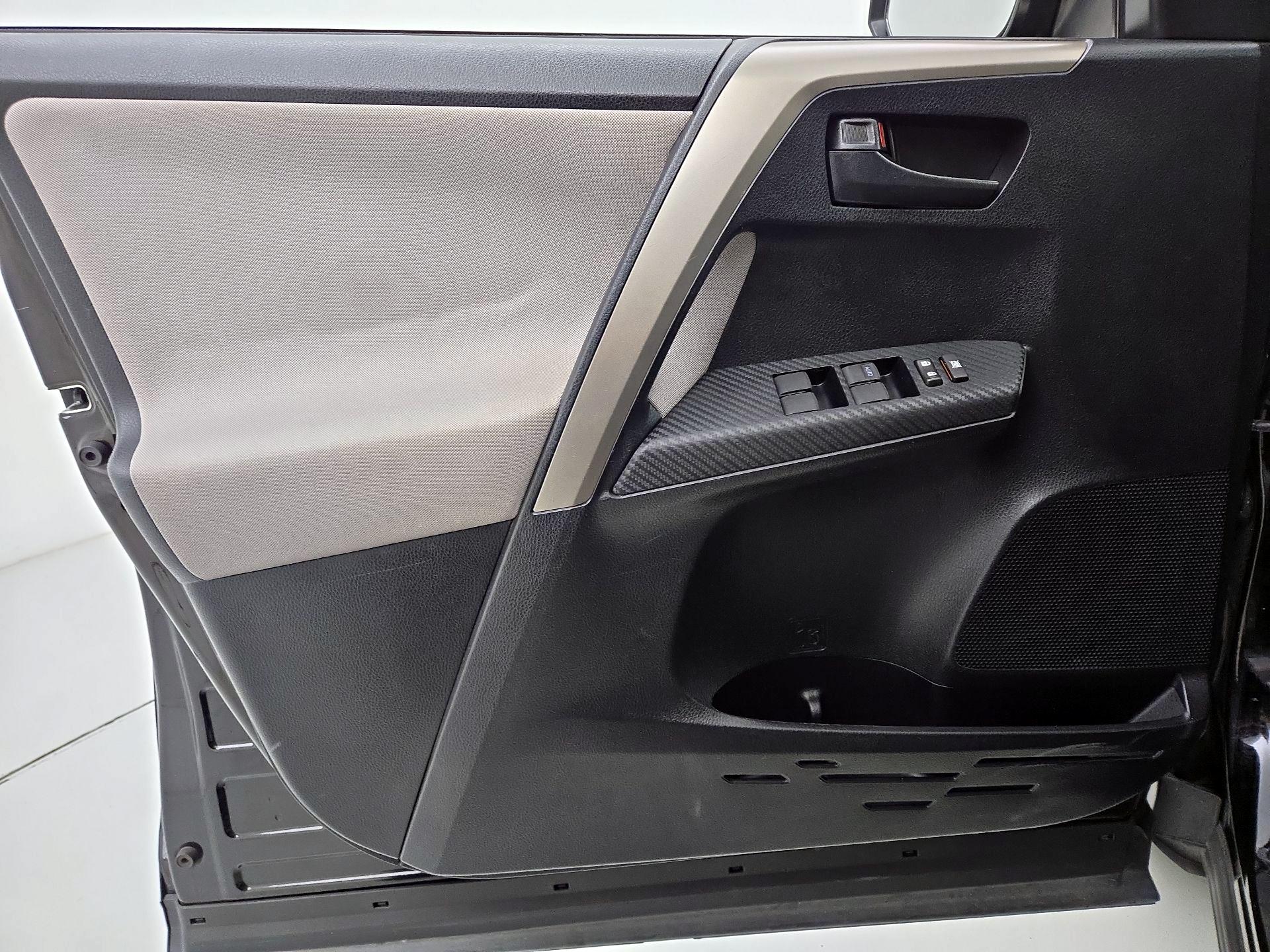 Thumbnail: 2014 Toyota RAV4 - 12