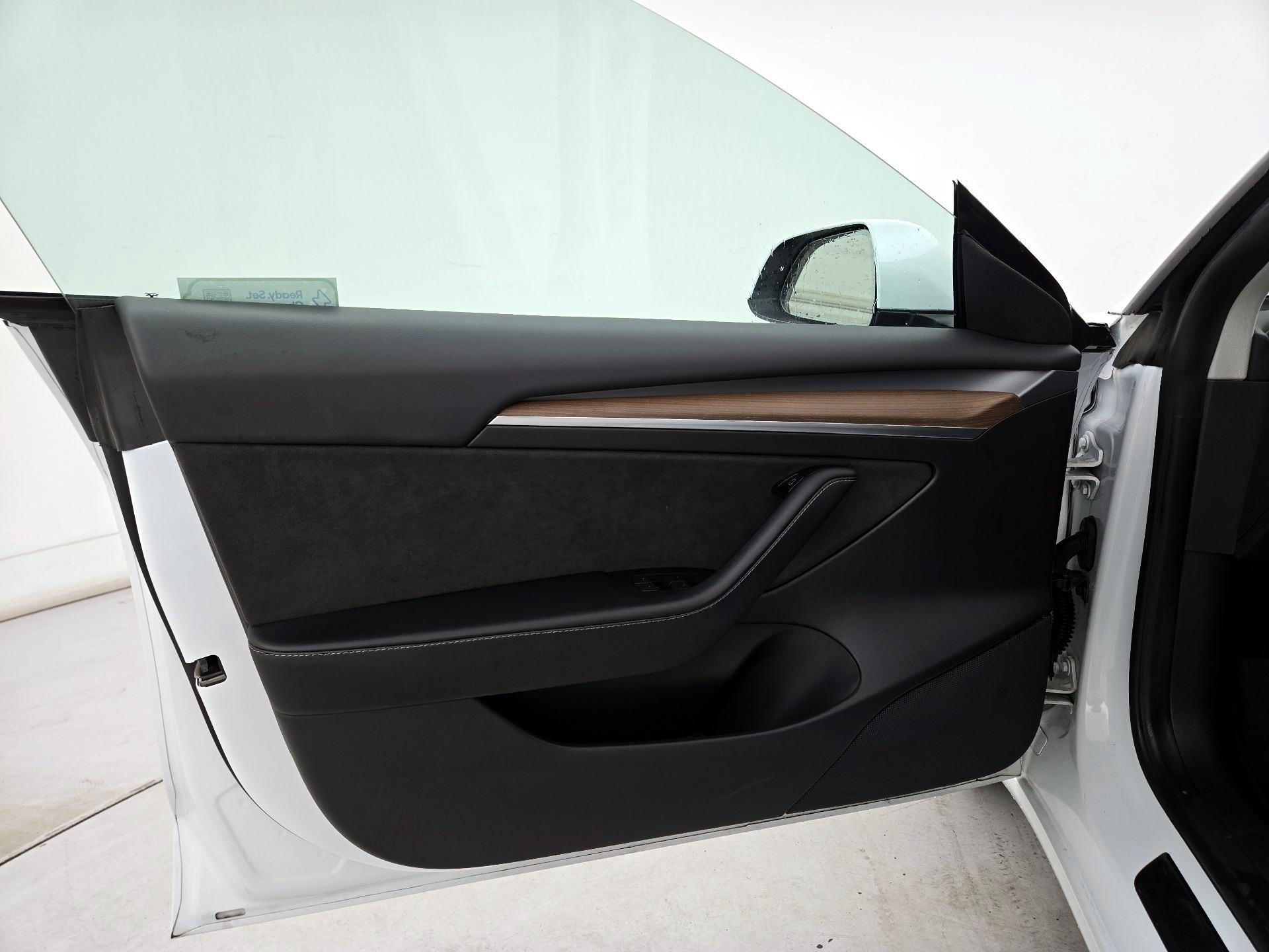 Thumbnail: 2022 Tesla Model 3 - 12