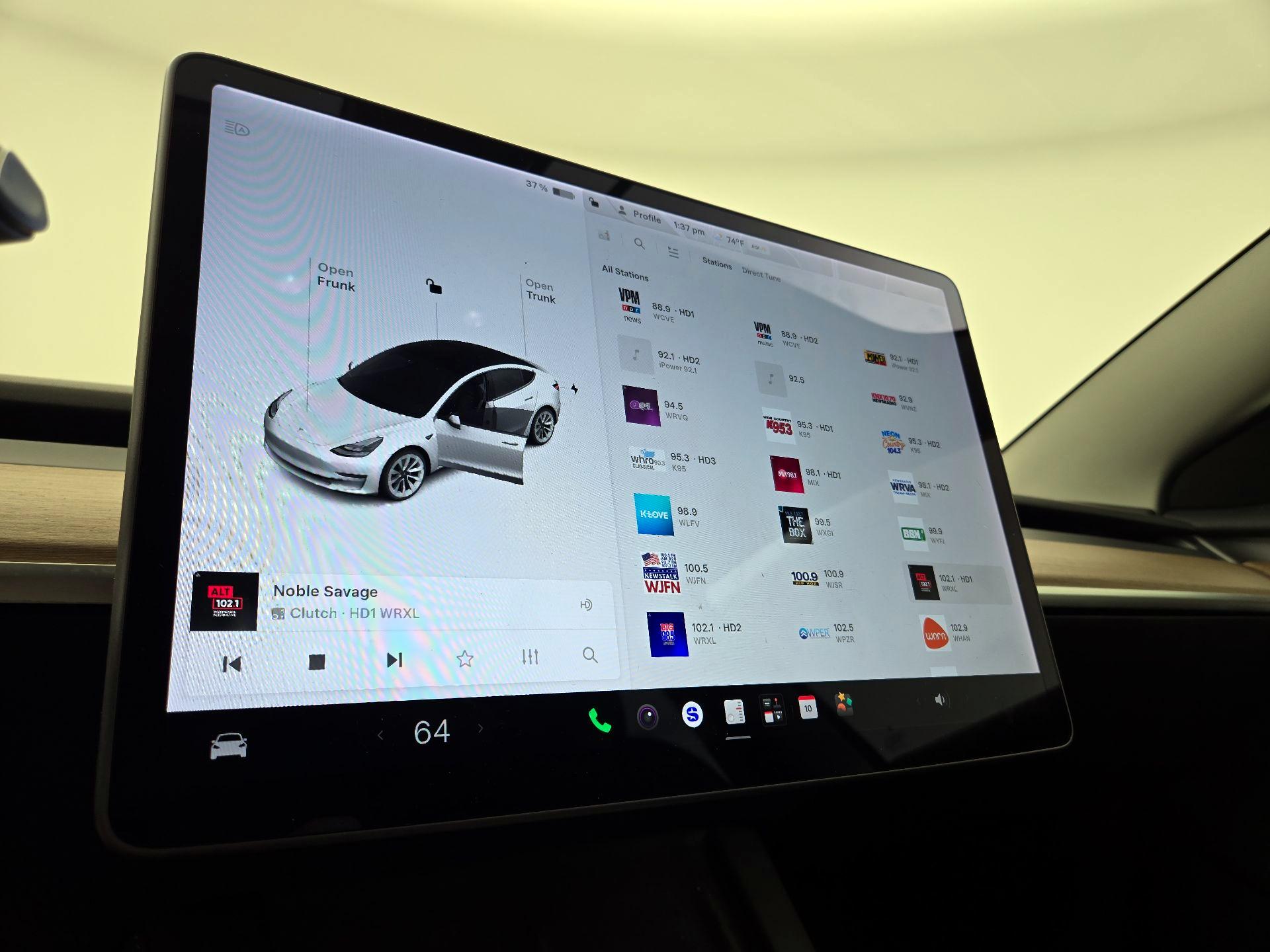 Thumbnail: 2022 Tesla Model 3 - 15