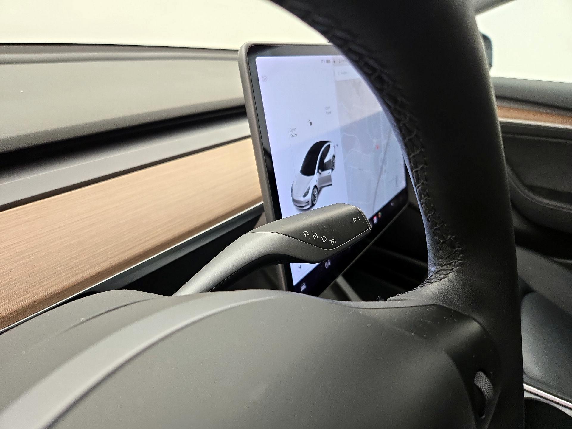 Thumbnail: 2022 Tesla Model 3 - 17