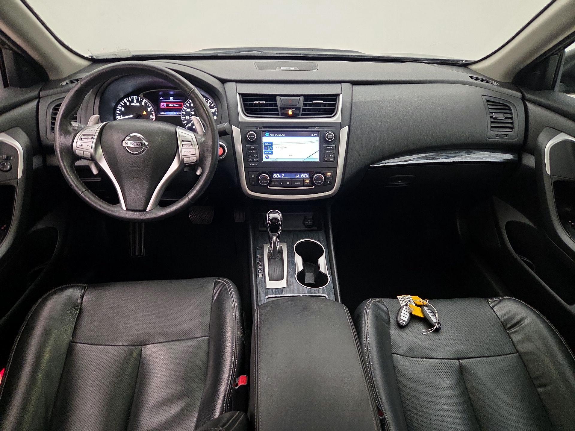 Thumbnail: 2016 Nissan Altima - 9