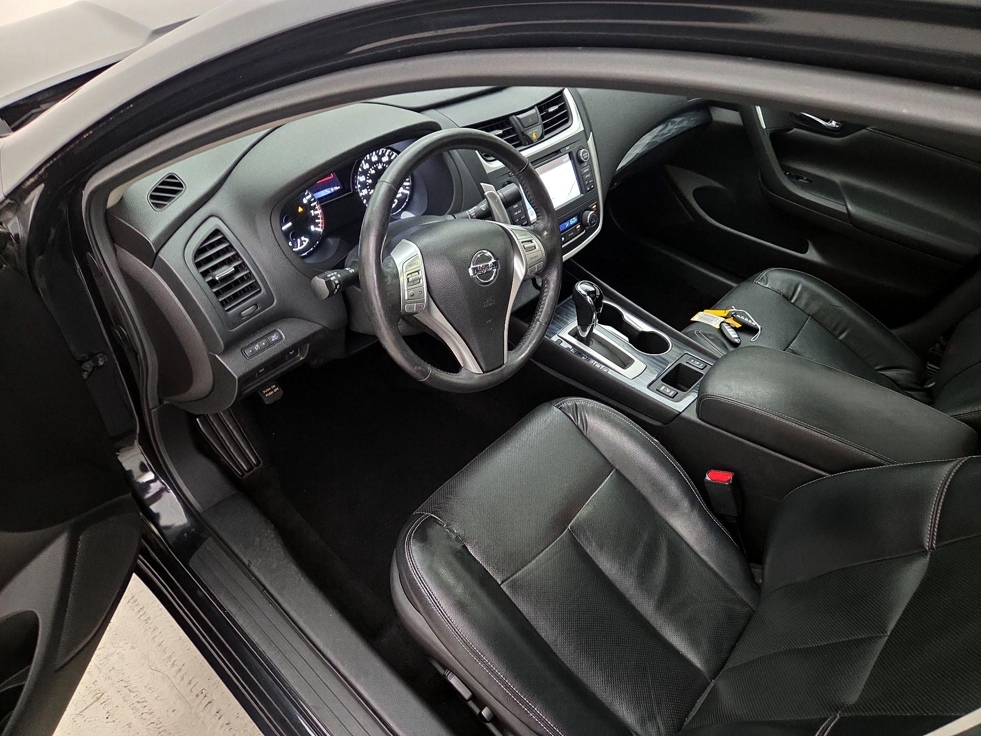 Thumbnail: 2016 Nissan Altima - 11