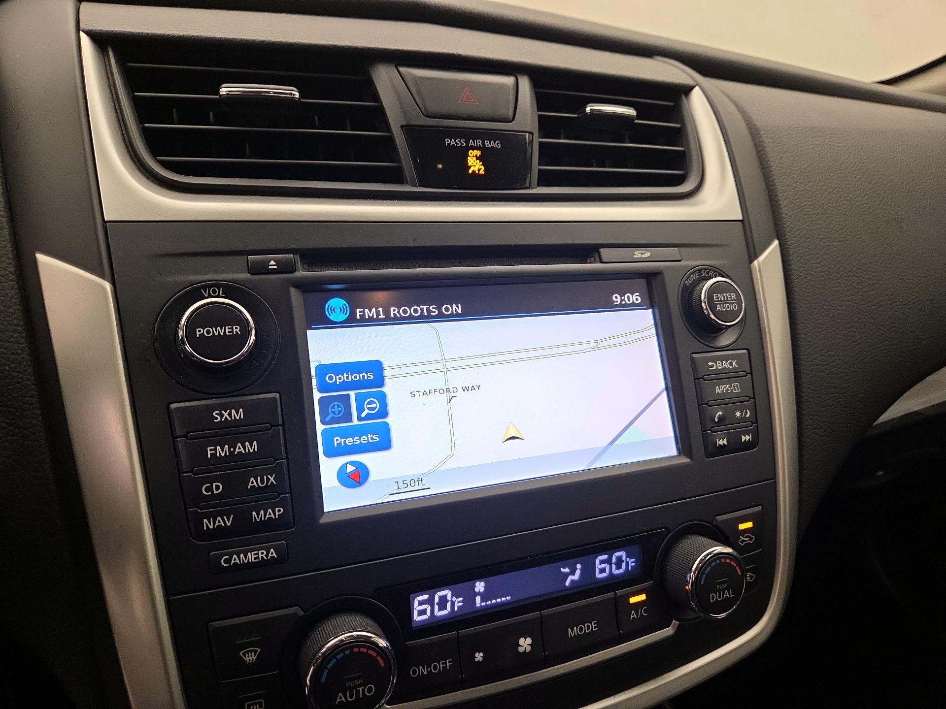 Thumbnail: 2016 Nissan Altima - 14