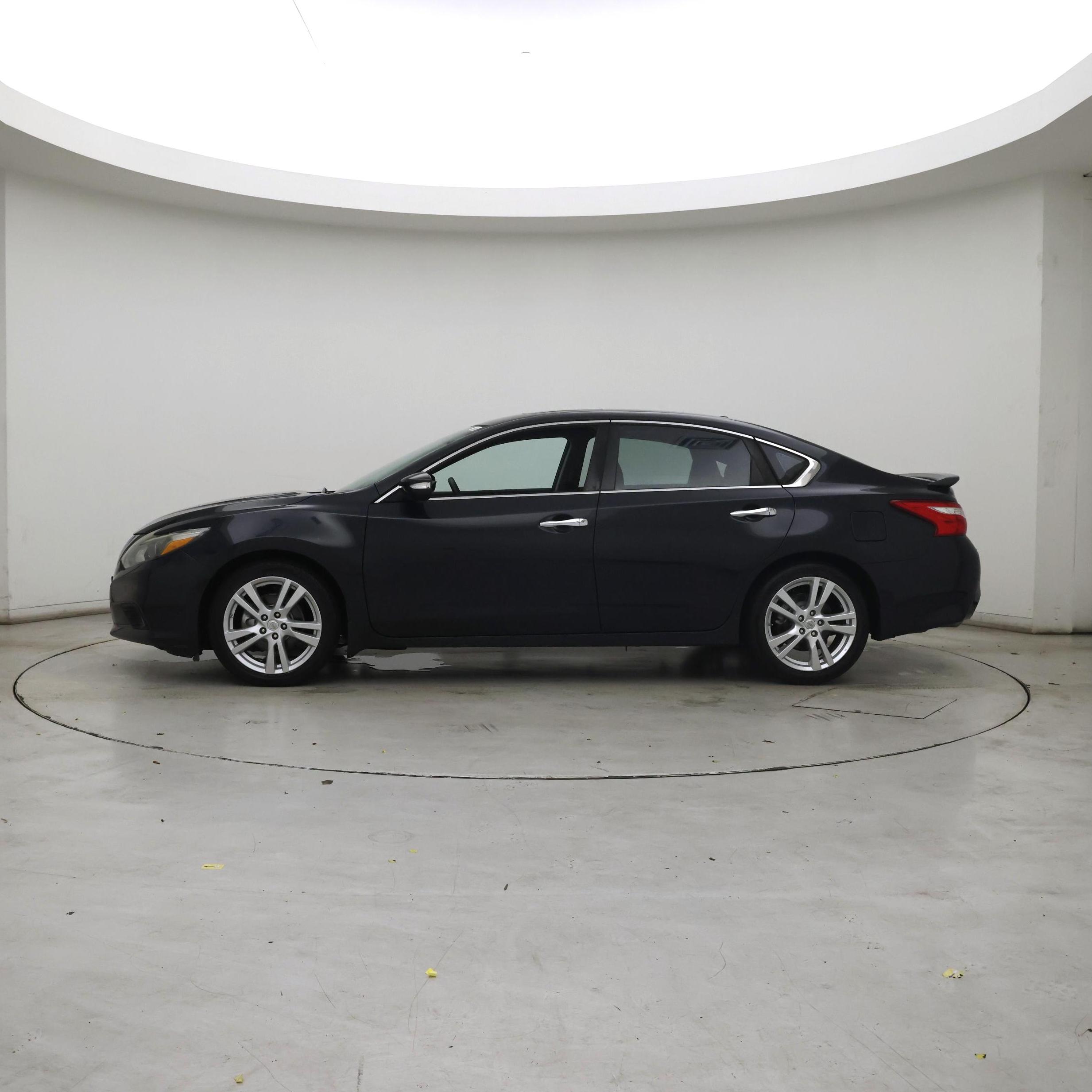 Thumbnail: 2016 Nissan Altima - 3