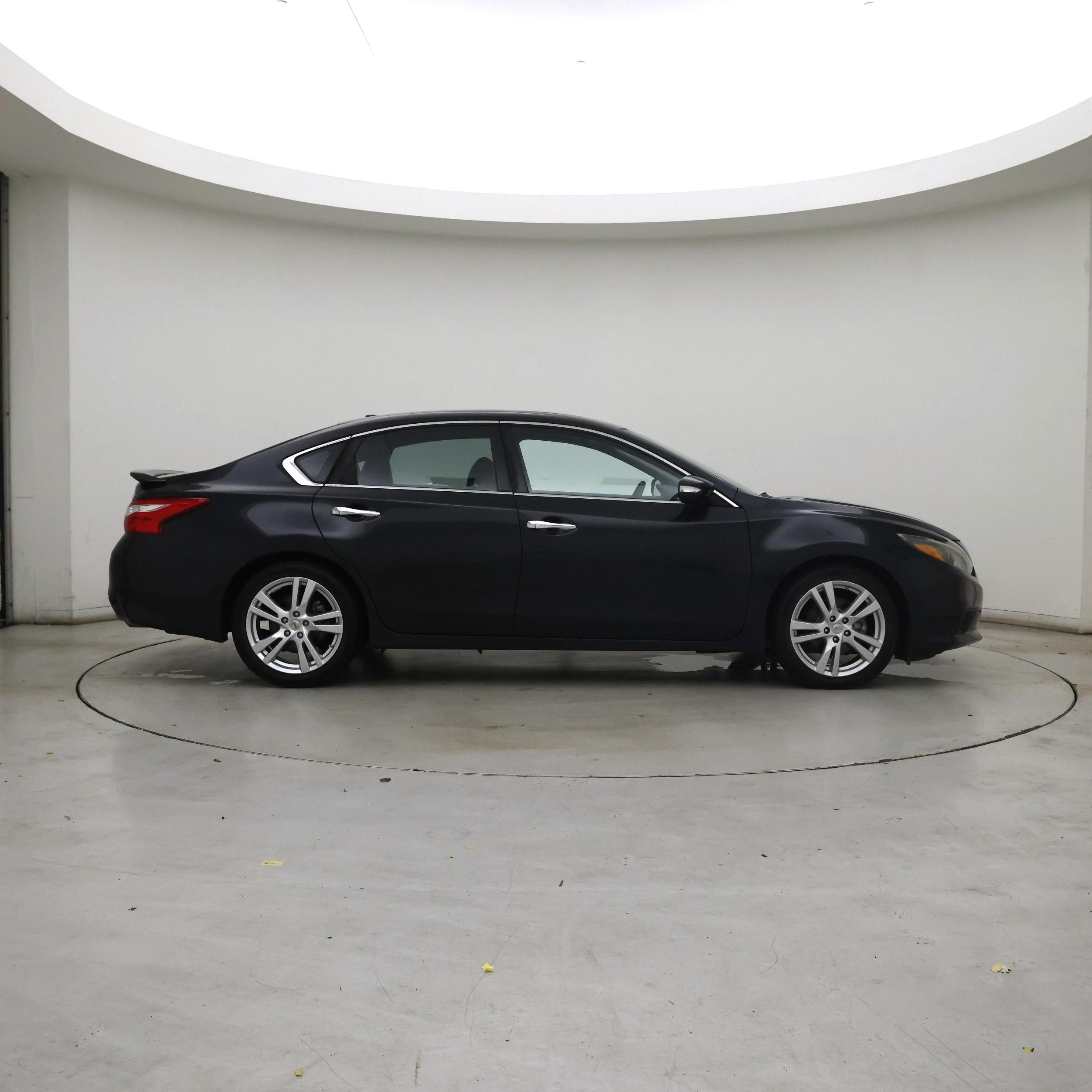 Thumbnail: 2016 Nissan Altima - 7